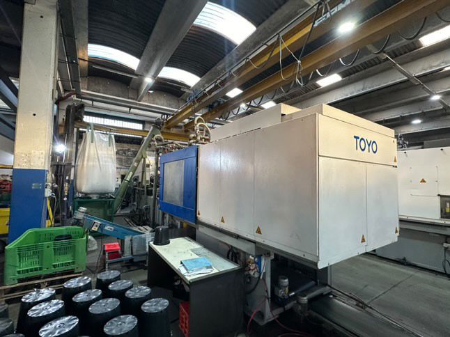 Pressa ad iniezione elettrica TOYO SERIE 6 680TON  in vendita - foto 3