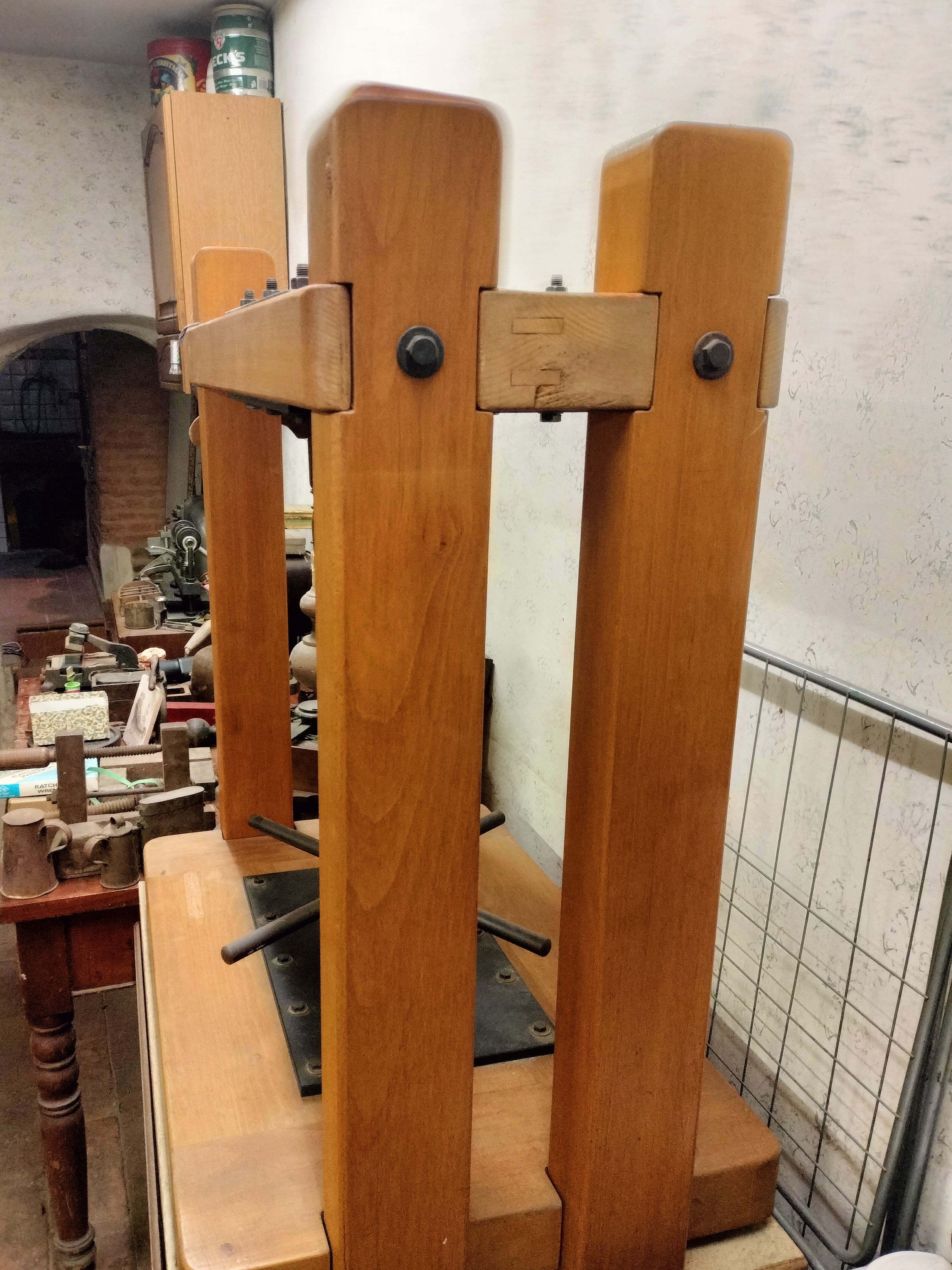 Torchio da rilegatura professionale in legno  in vendita - foto 3
