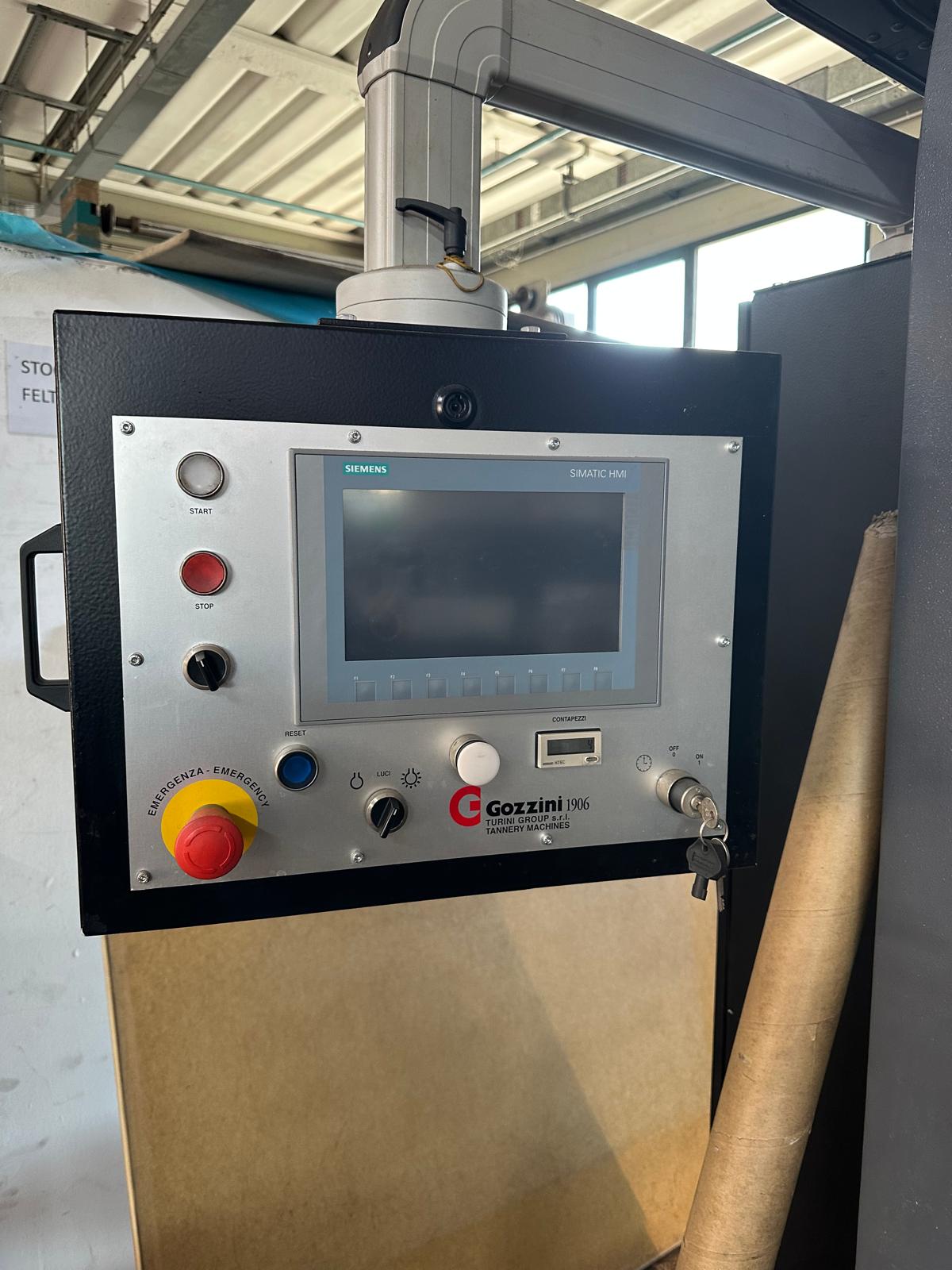 PRESSA GOZZINI ST3100 PER STIRARE E STAMPARE IL PELLAME in vendita - foto 3