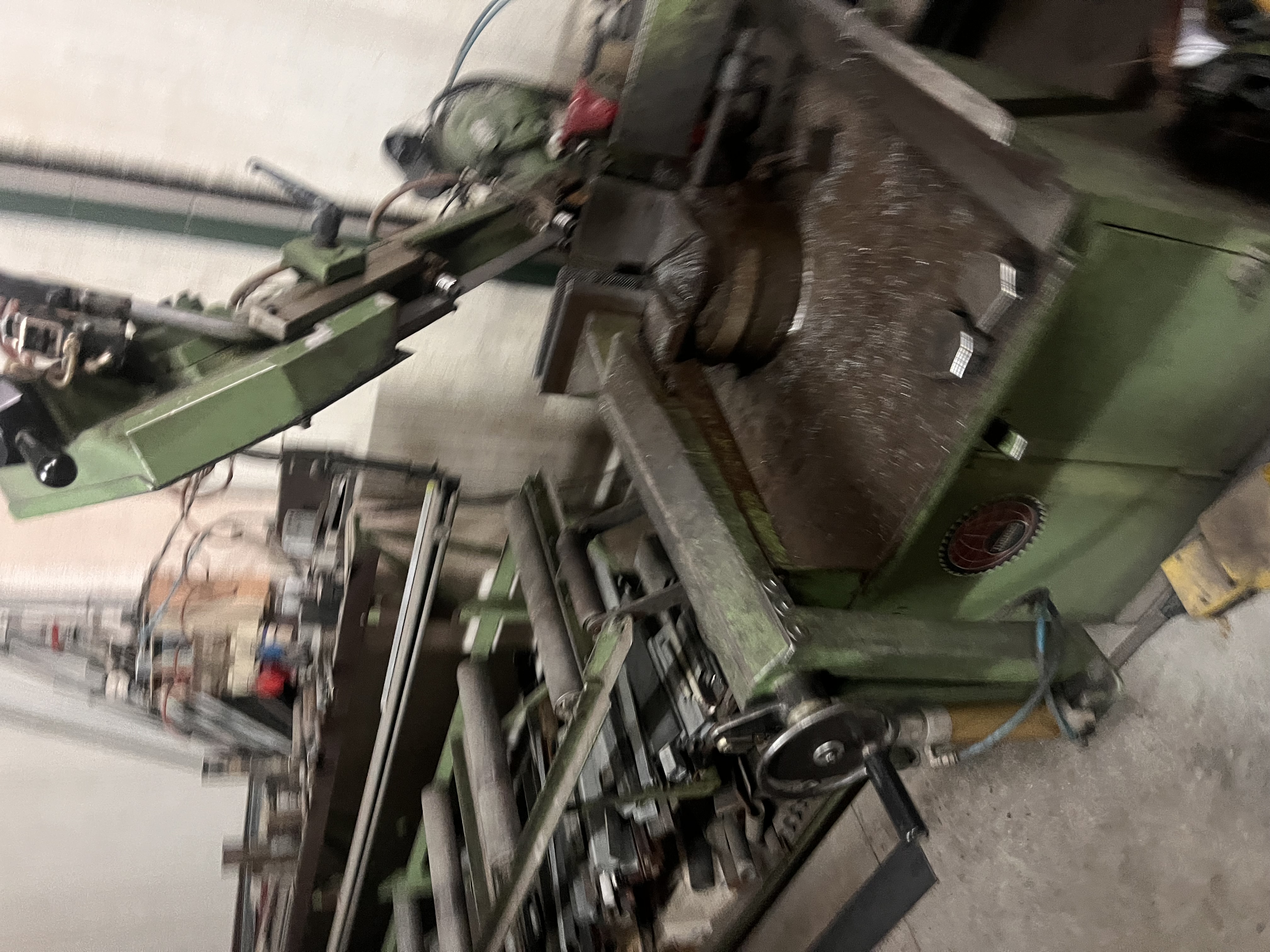 Sega a nastro con morsa a presione in vendita - foto 3