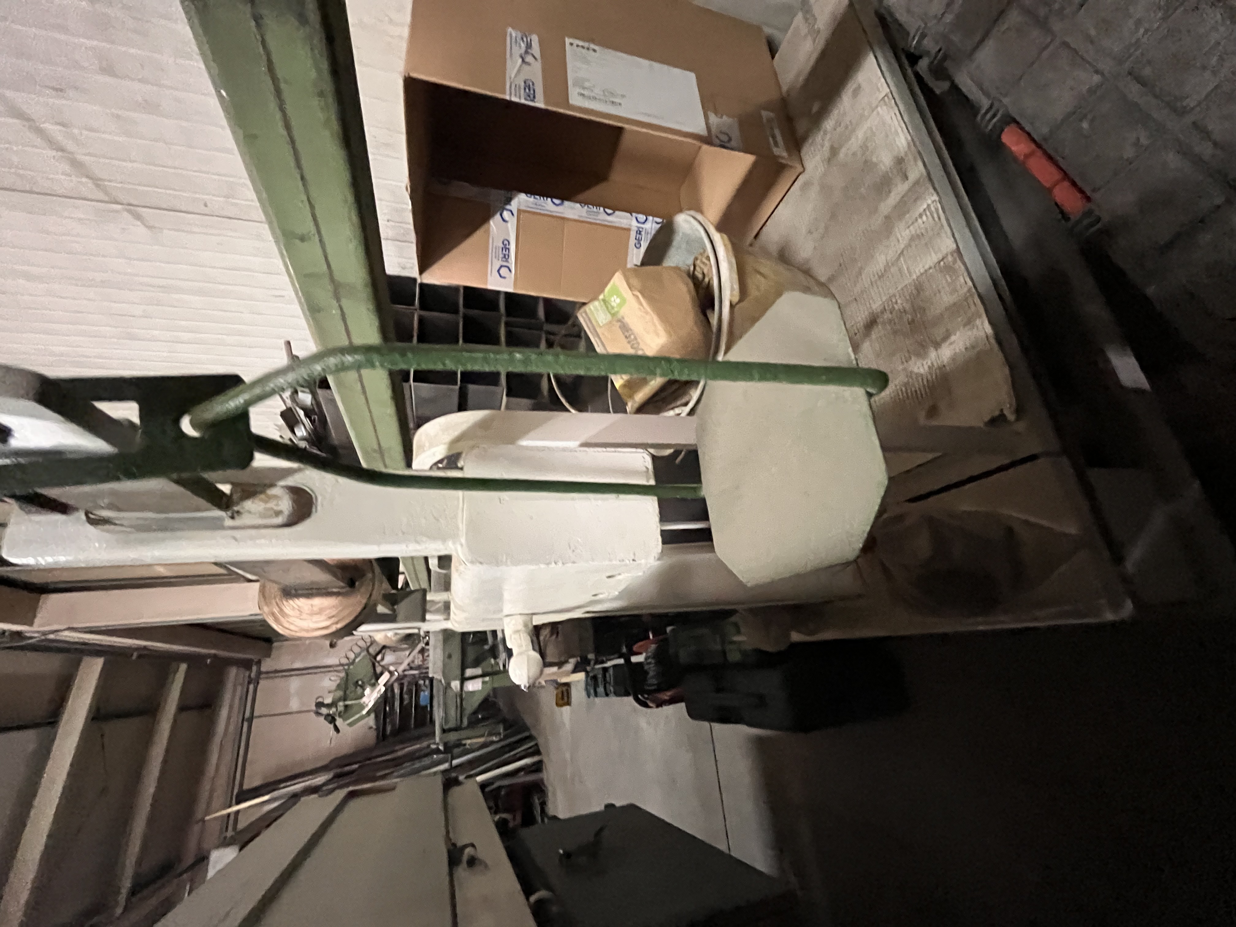 Bascula con carrello su ruote in vendita - foto 3