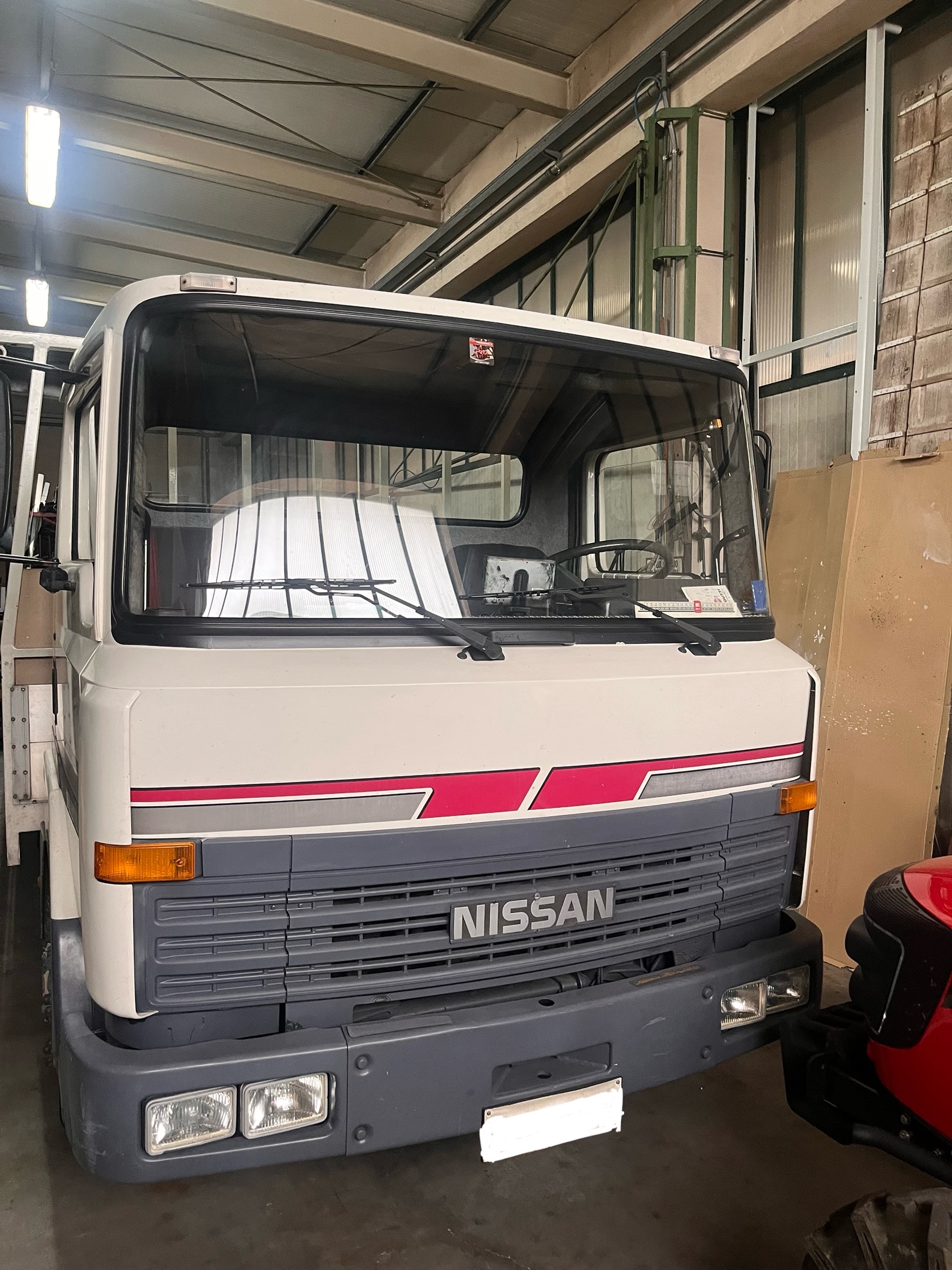 Camion Nissan L35  in vendita - foto 2