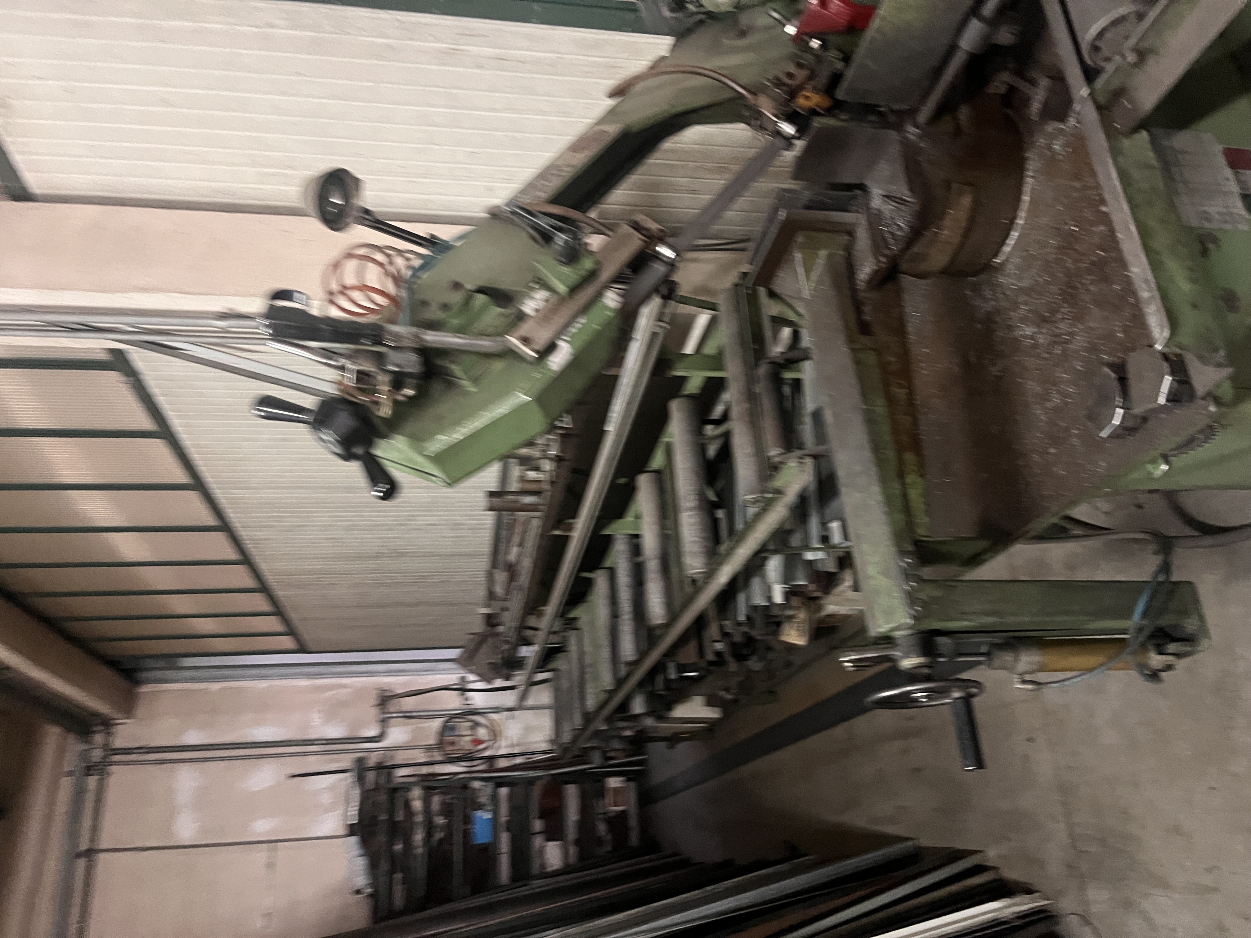 Sega a nastro con morsa a presione in vendita - foto 4