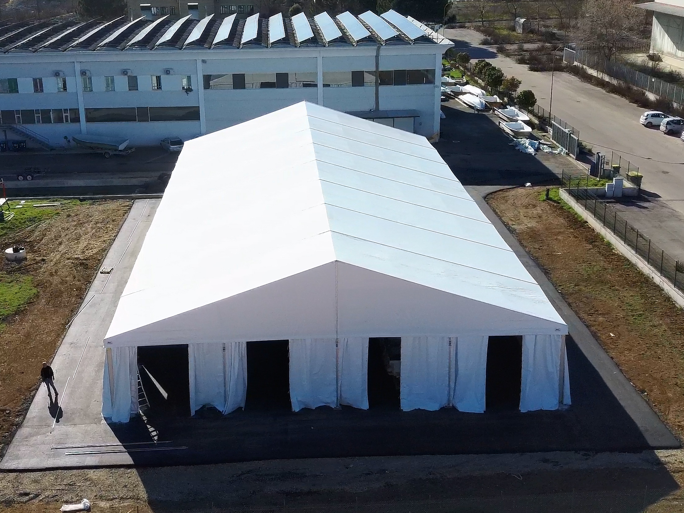 Tendostruttura Nuova 20x40m. H min. 4m., H max 7,2m in vendita - foto 1
