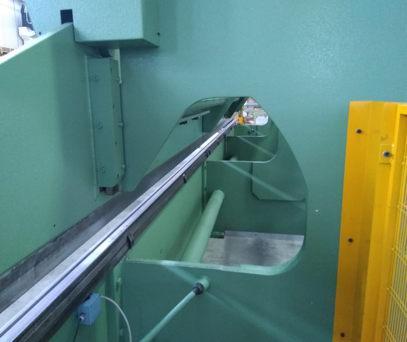 Pressa piegatrice usata Gabella 10.100 mm modello E 80 in vendita - foto 3