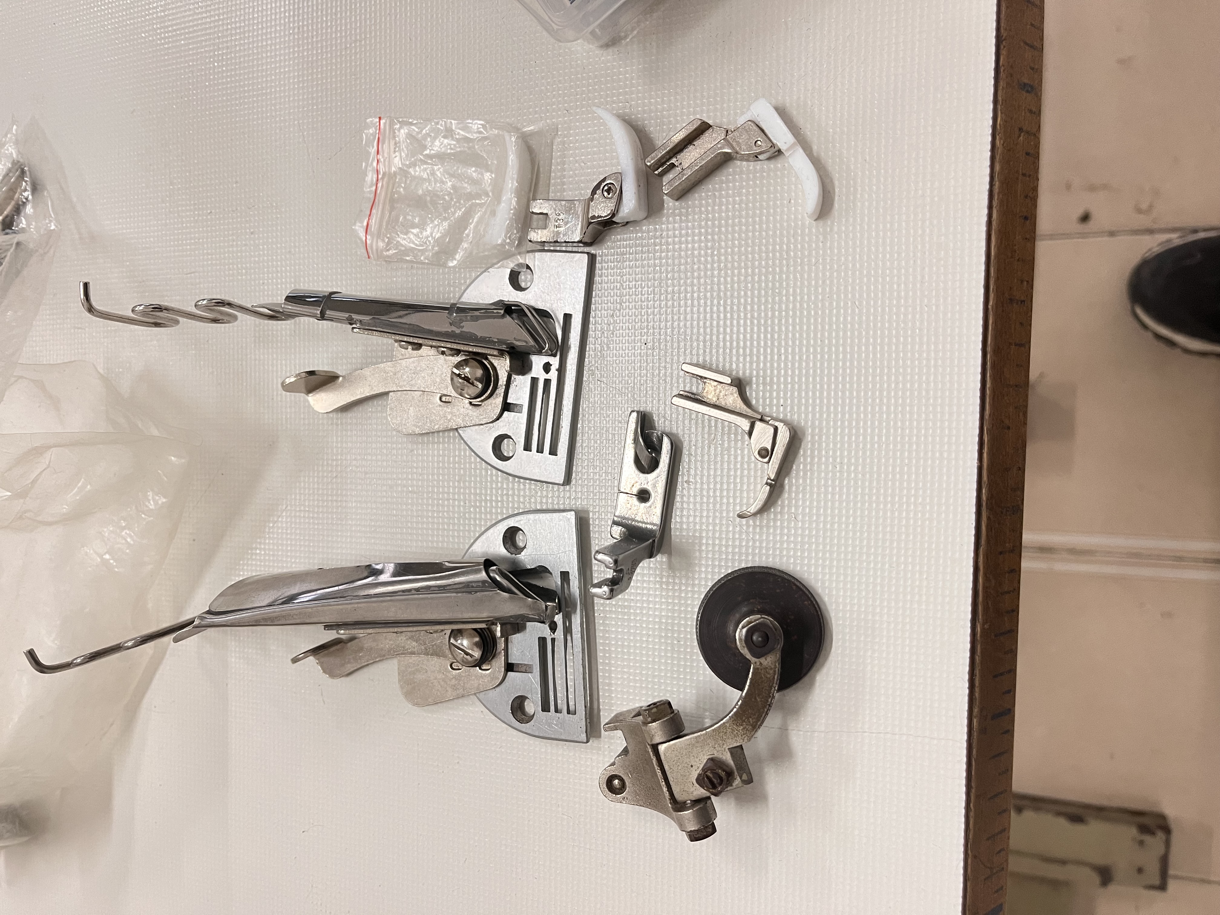 Macchina per cucire lineare rasafilo automatica in vendita - foto 4