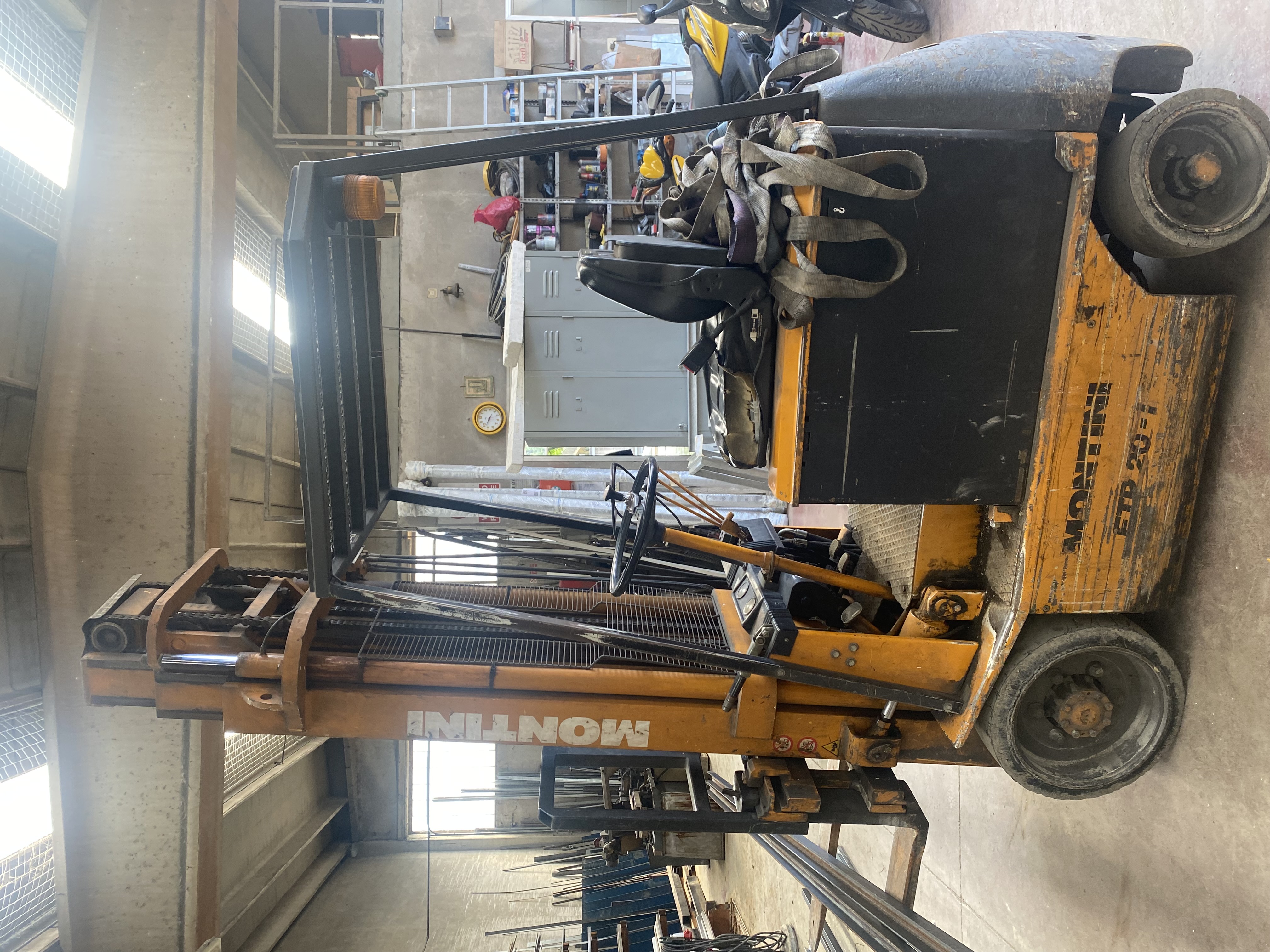 Carello elevatore in vendita - foto 2