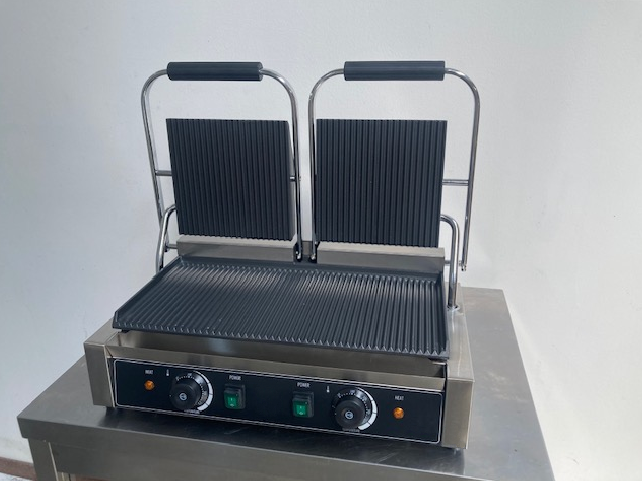 Piastra Panini elettrica professionale nuova 230 Volt in vendita - foto 2