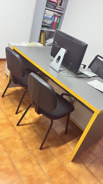 Svendo per cessata attività mobili ufficio in vendita - foto 5