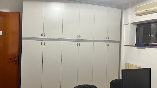 Svendo per cessata attività mobili ufficio in vendita - foto 3