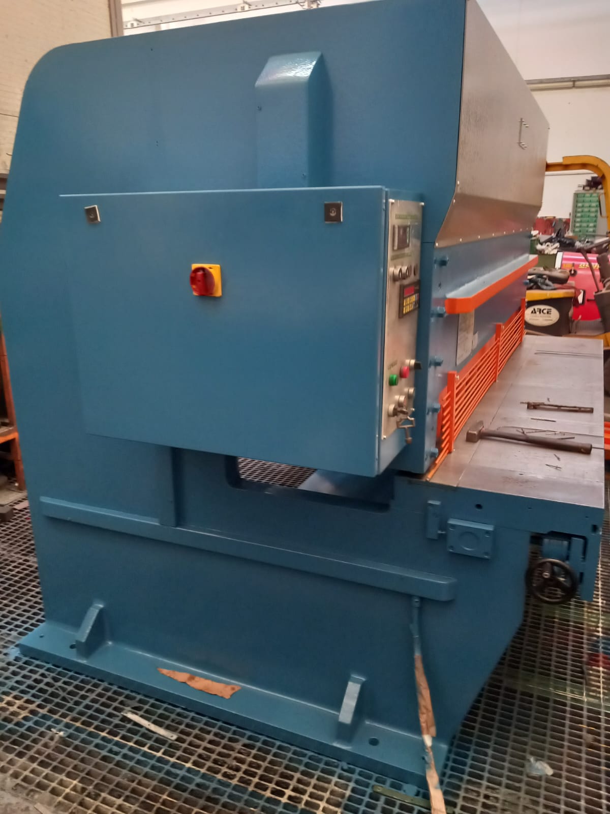 Cesoia a ghigliottina totalmente revisionata in vendita - foto 2