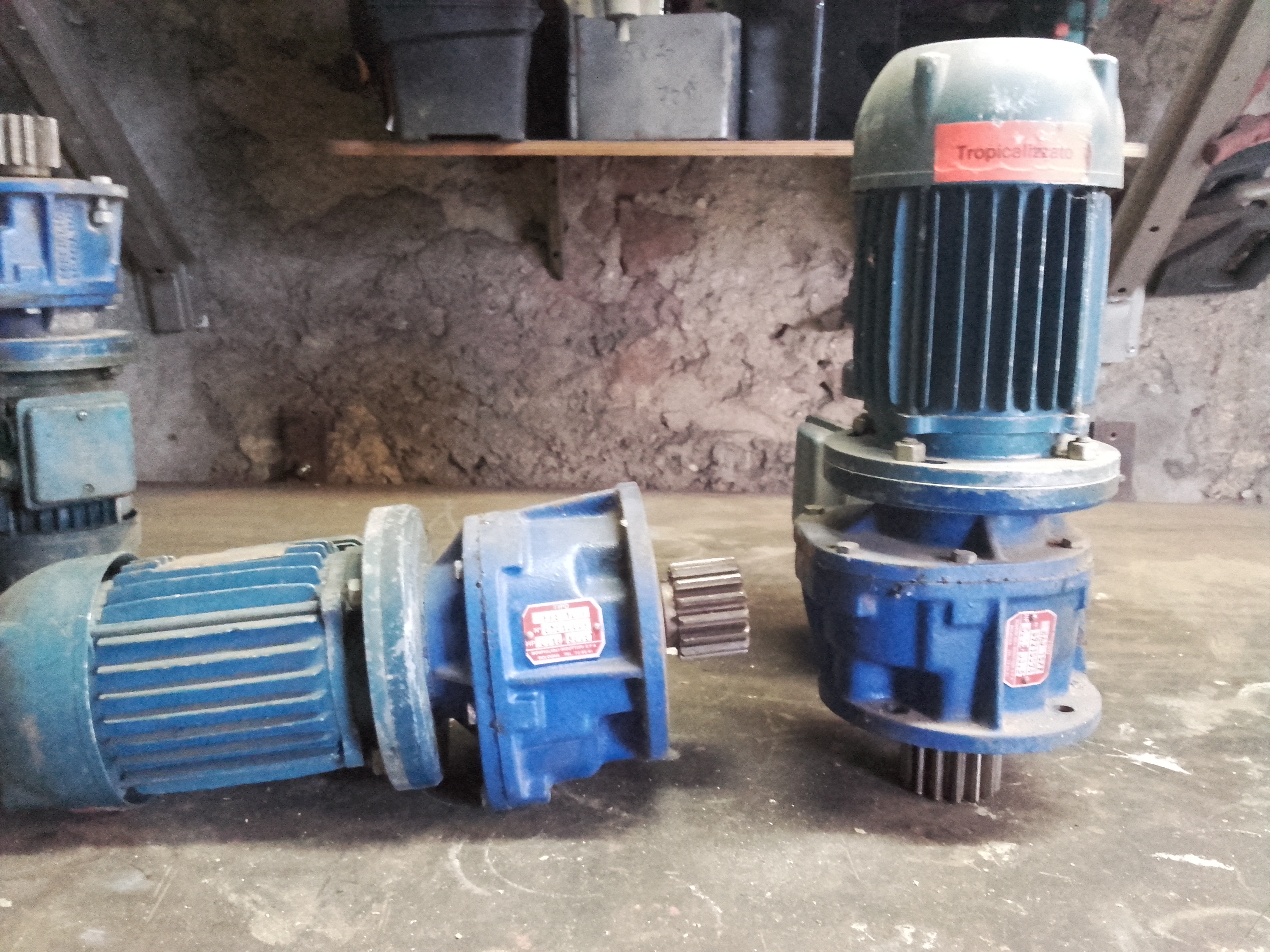 MOTORI ELETTRICI CON RIDUTTORE in vendita - foto 1
