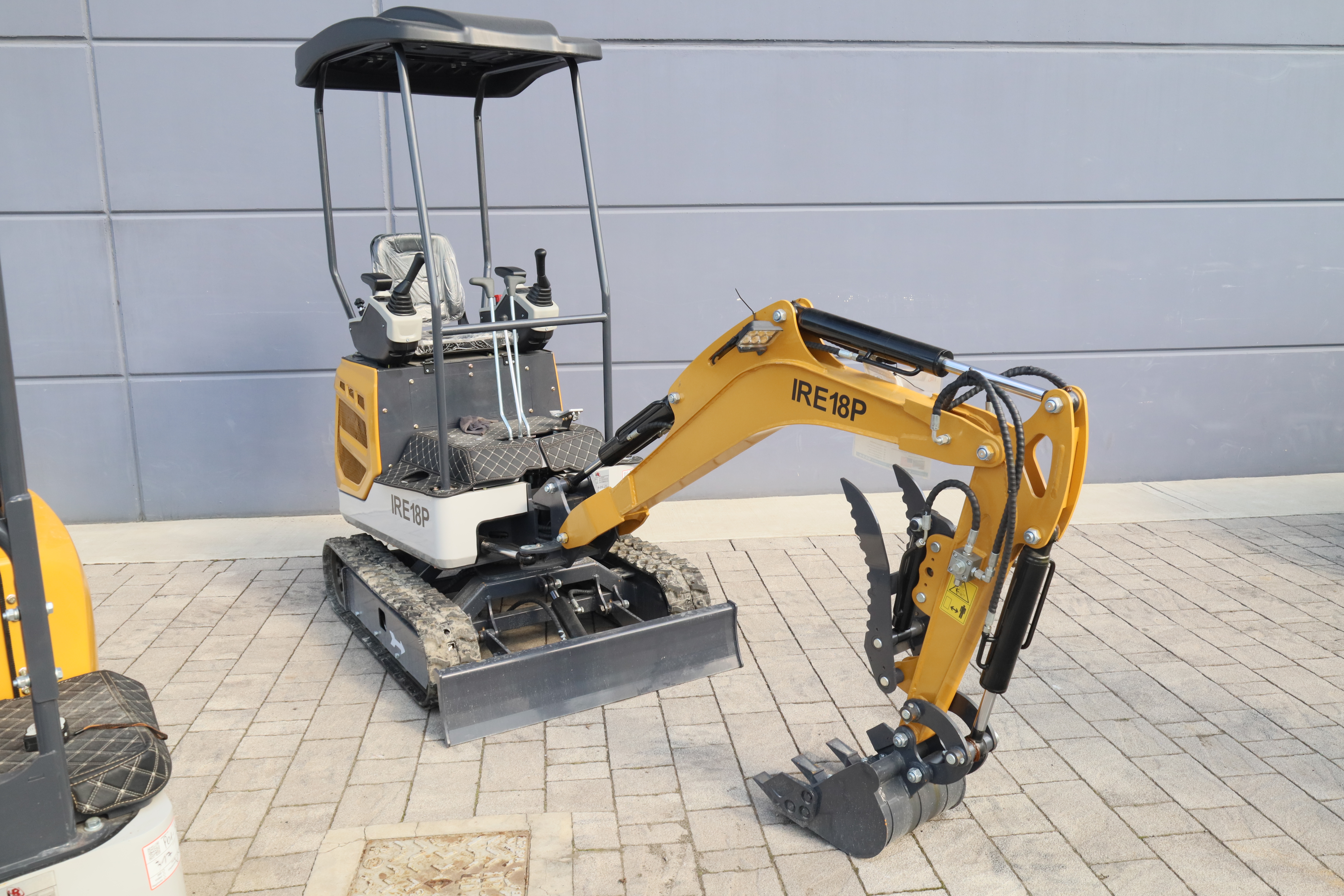 Mini escavatore IRE18 nuovo in vendita - foto 1