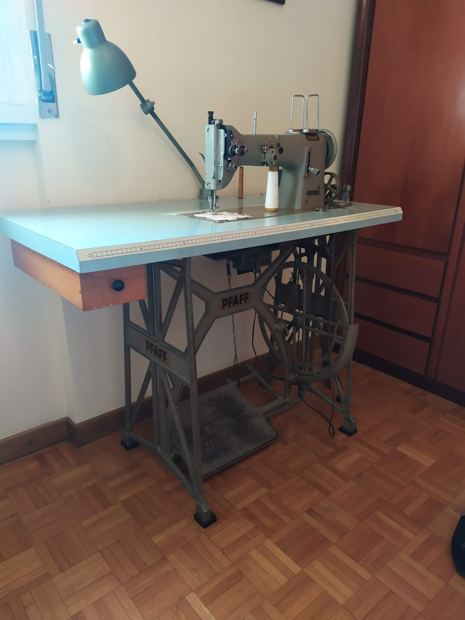Macchina da cucire industriale Pfaff 138-6BS in vendita - foto 2