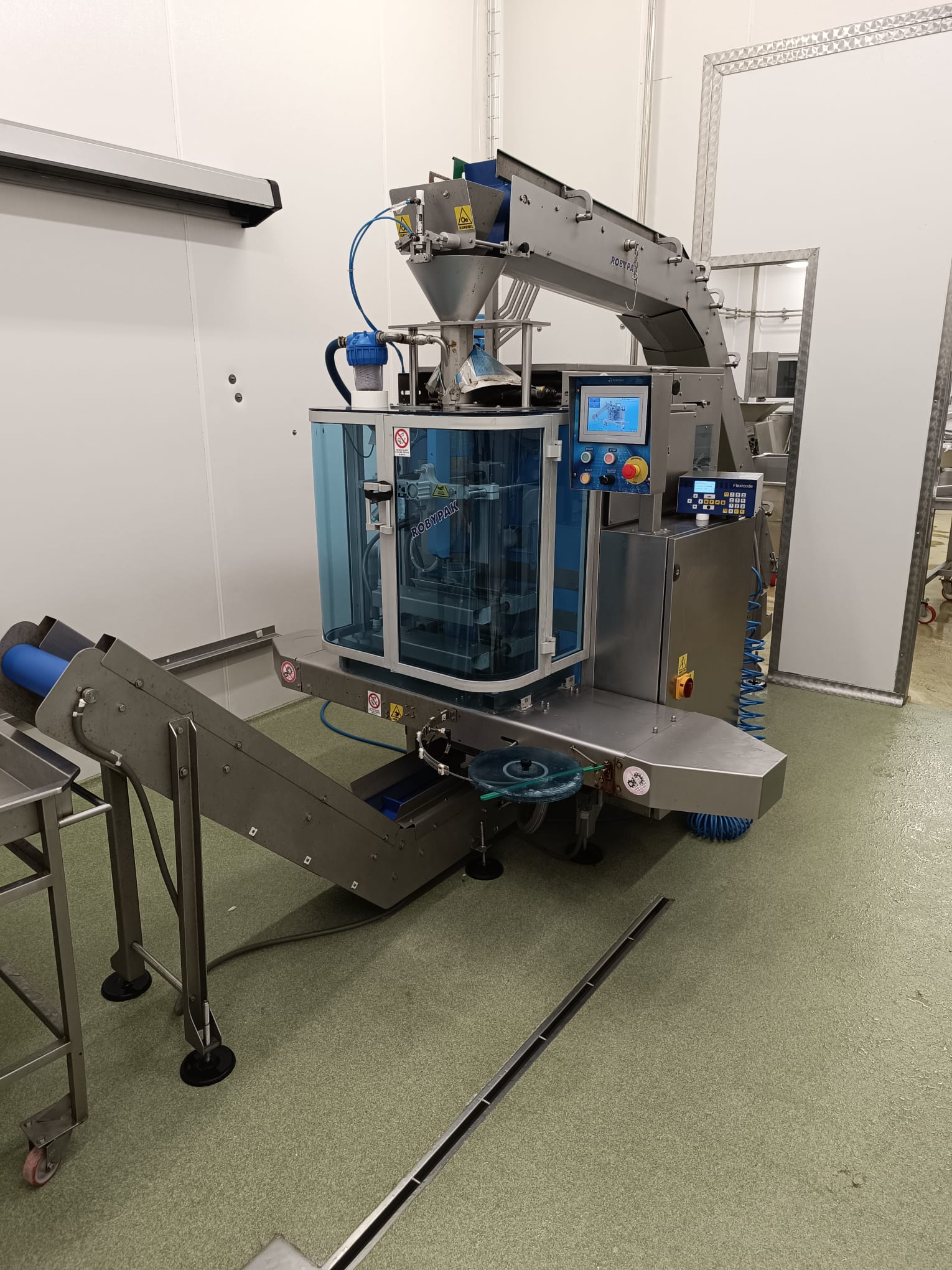 CONFEZIONATRICE VERTICALE INOX PER MOZZARELLA ROBYPAK in vendita - foto 3