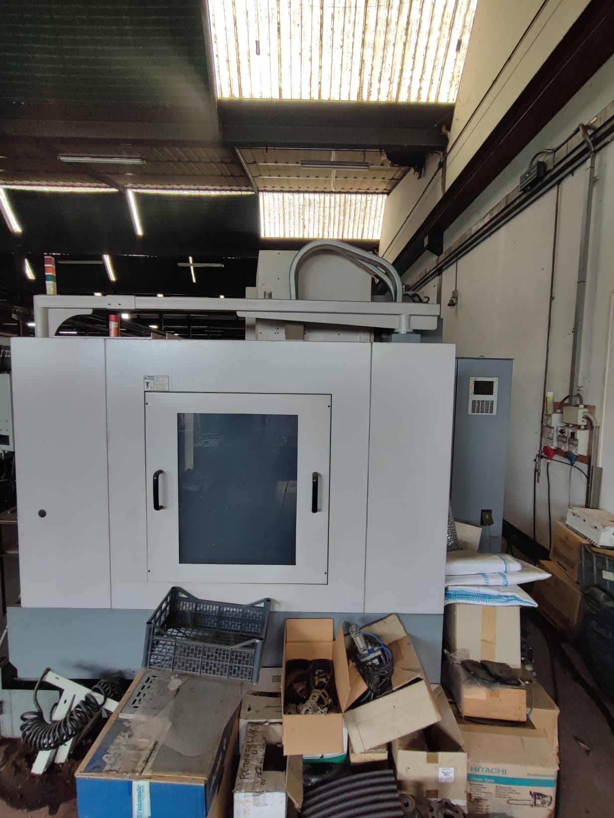 Centro di lavoro verticale SHE HONG VMC 1600A in vendita - foto 4