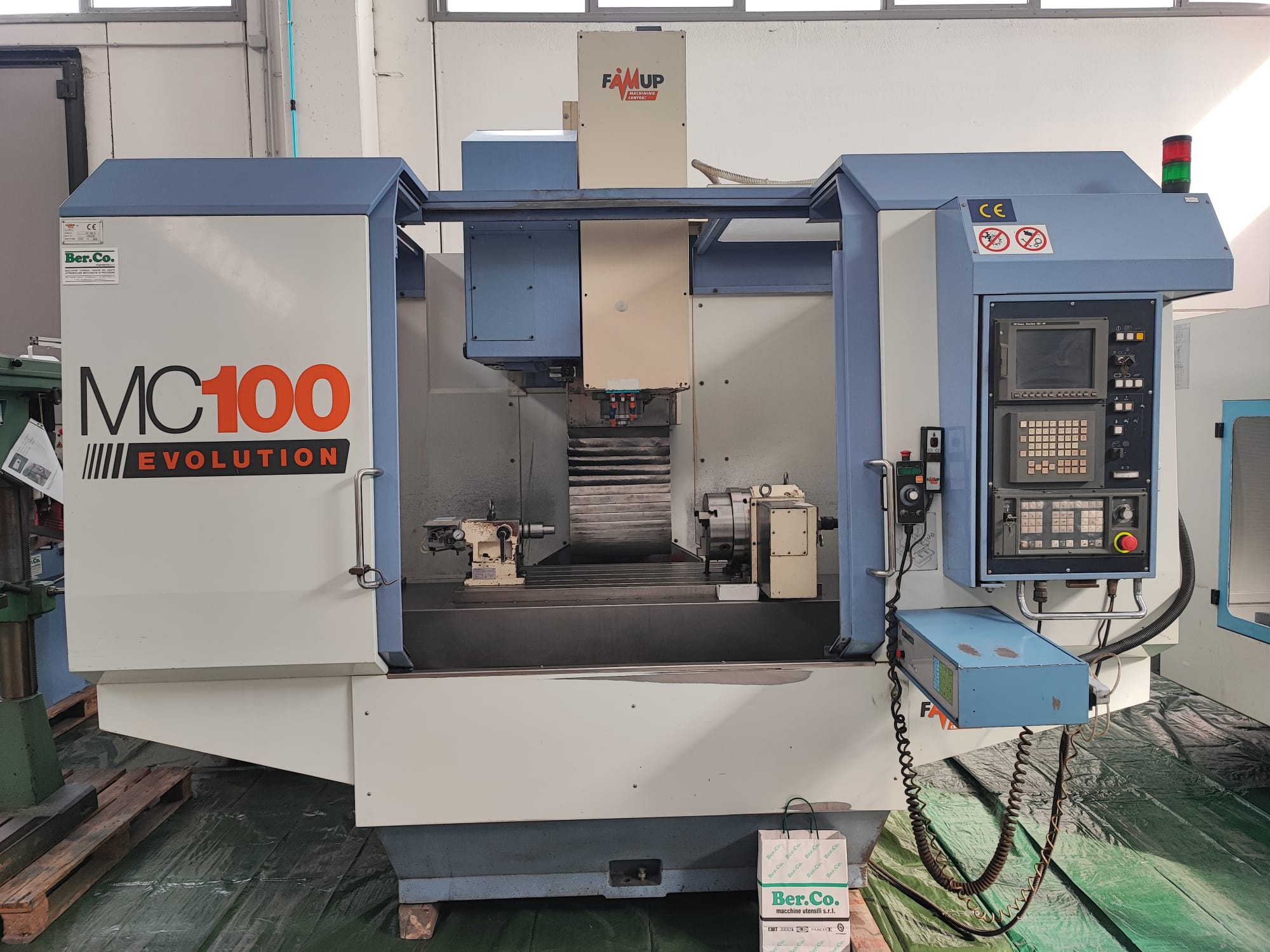 Centro FAMUP MC100E +4°ASSE | 1000x500x600 | CNC Fanuc in vendita - foto 1