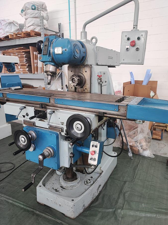 Fresatrici per metallo in vendita