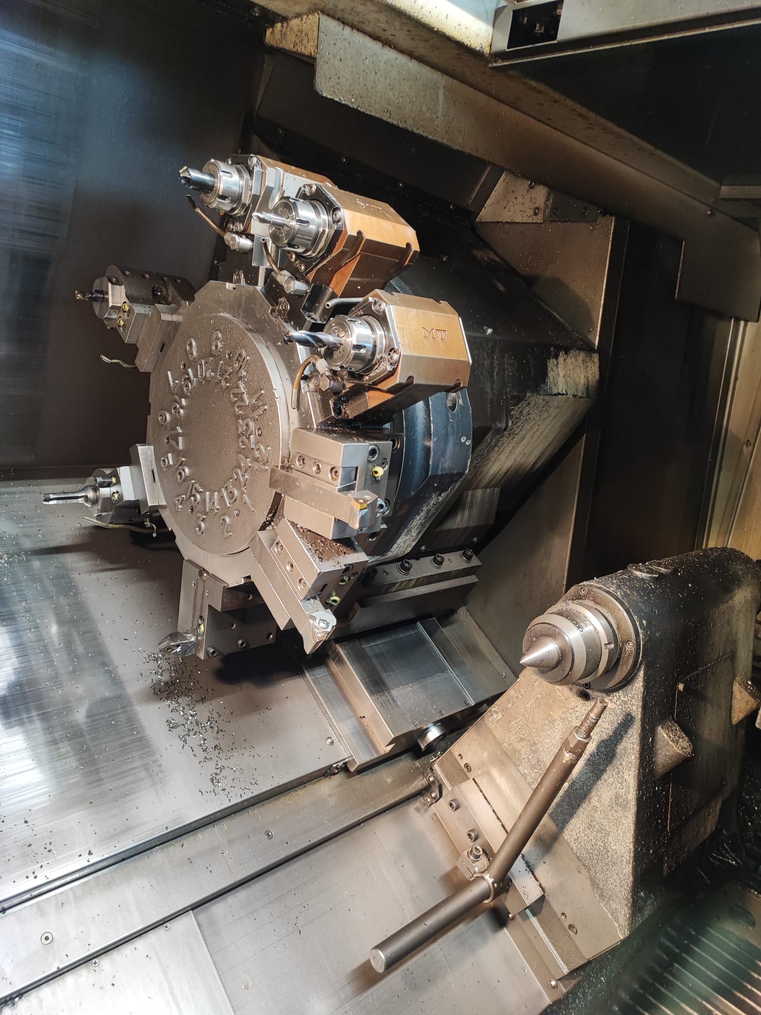 Tornio motorizzato DOOSAN PUMA 2600M | CNC Fanuc in vendita - foto 3
