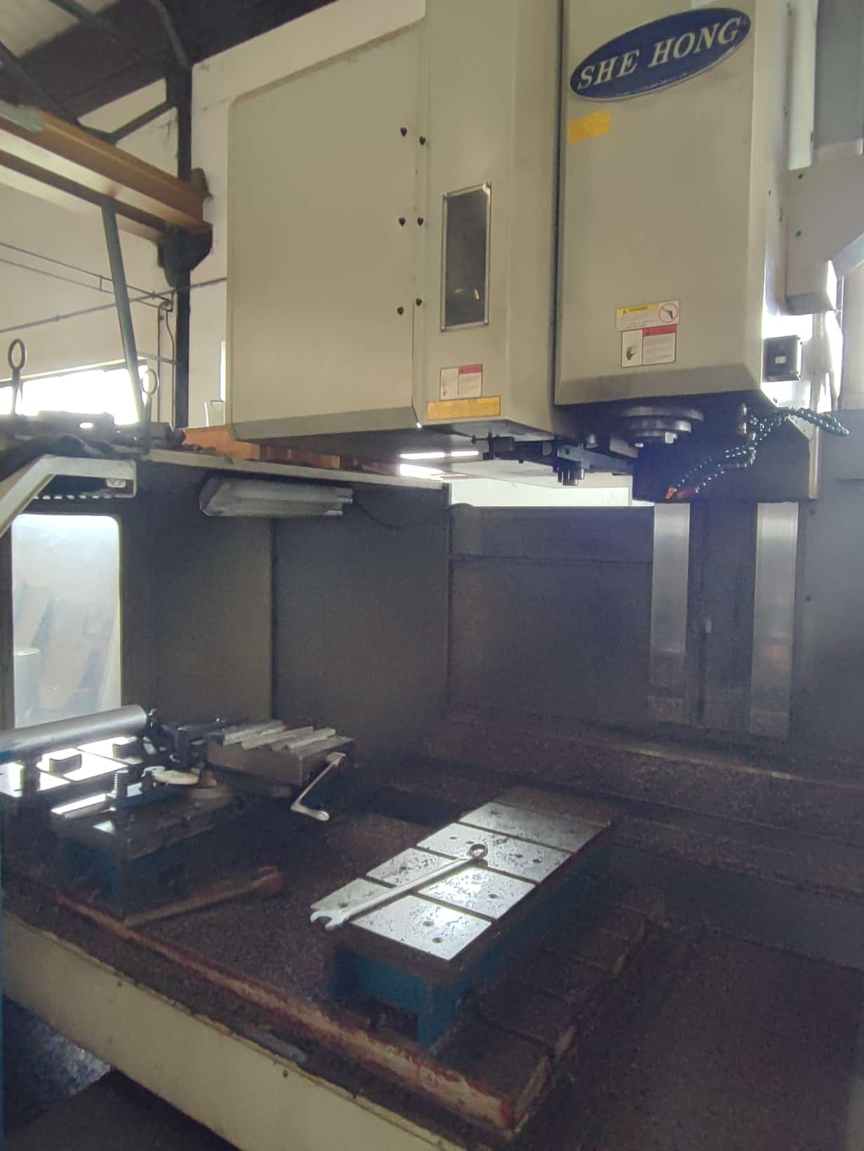 Centro di lavoro verticale HARTFORD SHE HONG VMC 2060A in vendita - foto 4