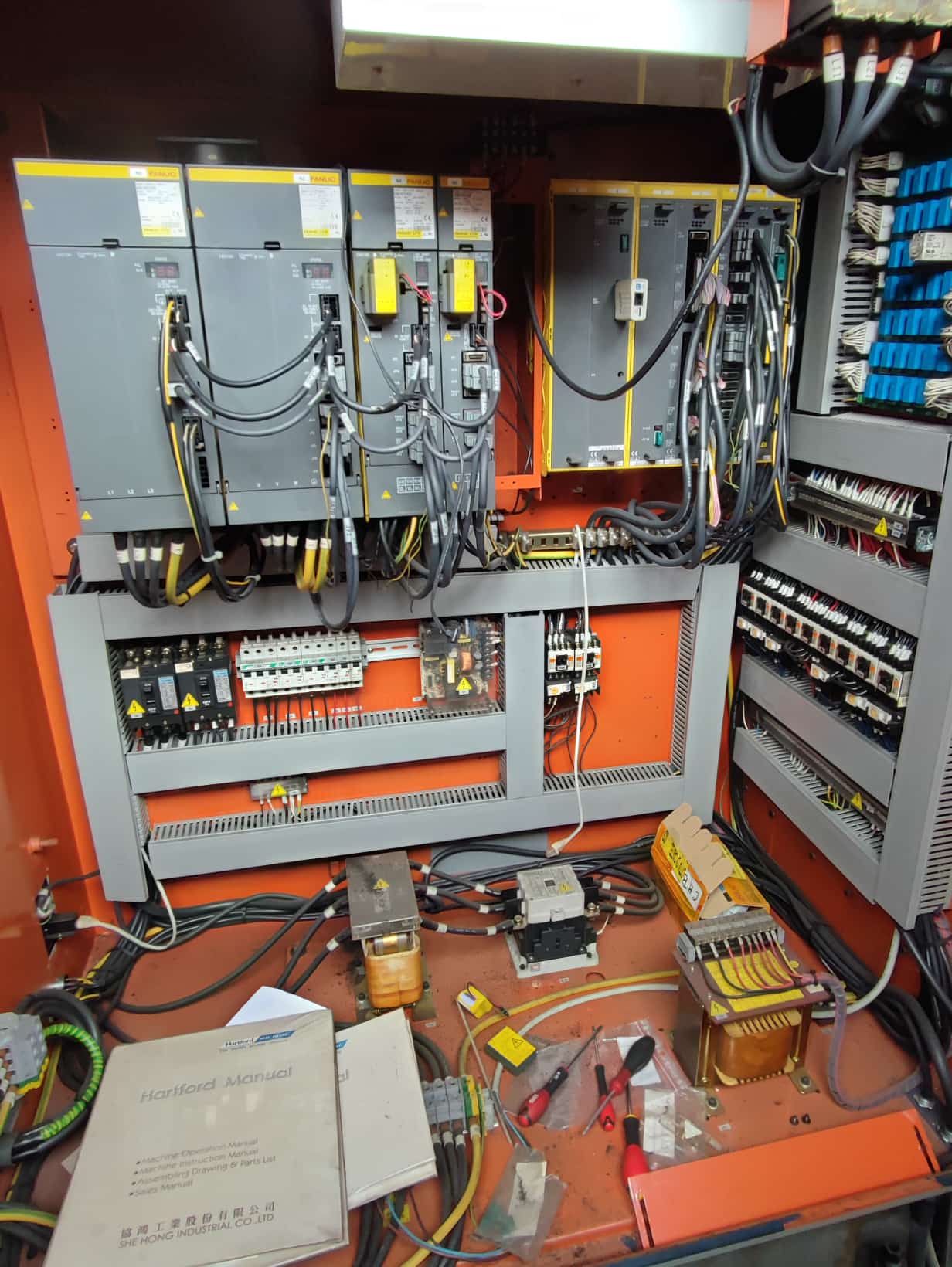 Centro di lavoro verticale HARTFORD SHE HONG VMC 2060A in vendita - foto 8