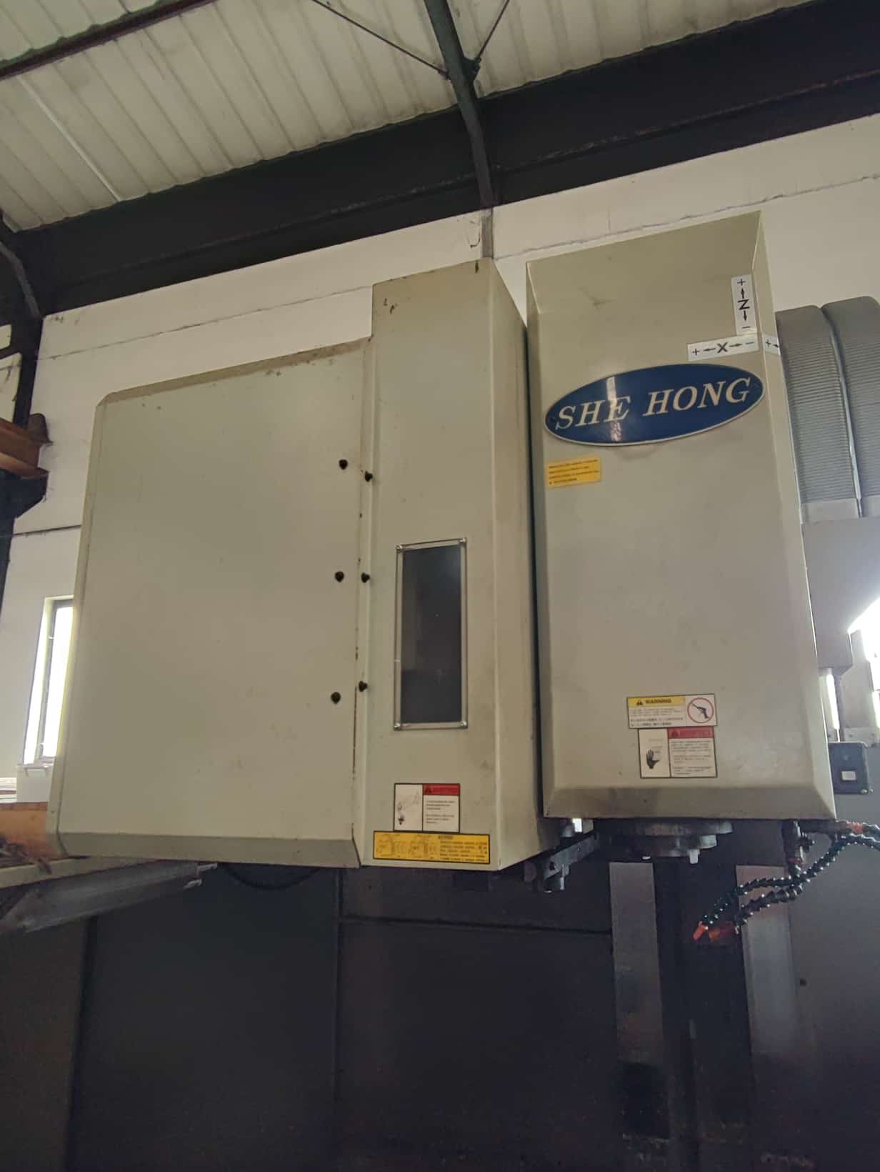 Centro di lavoro verticale HARTFORD SHE HONG VMC 2060A in vendita - foto 2