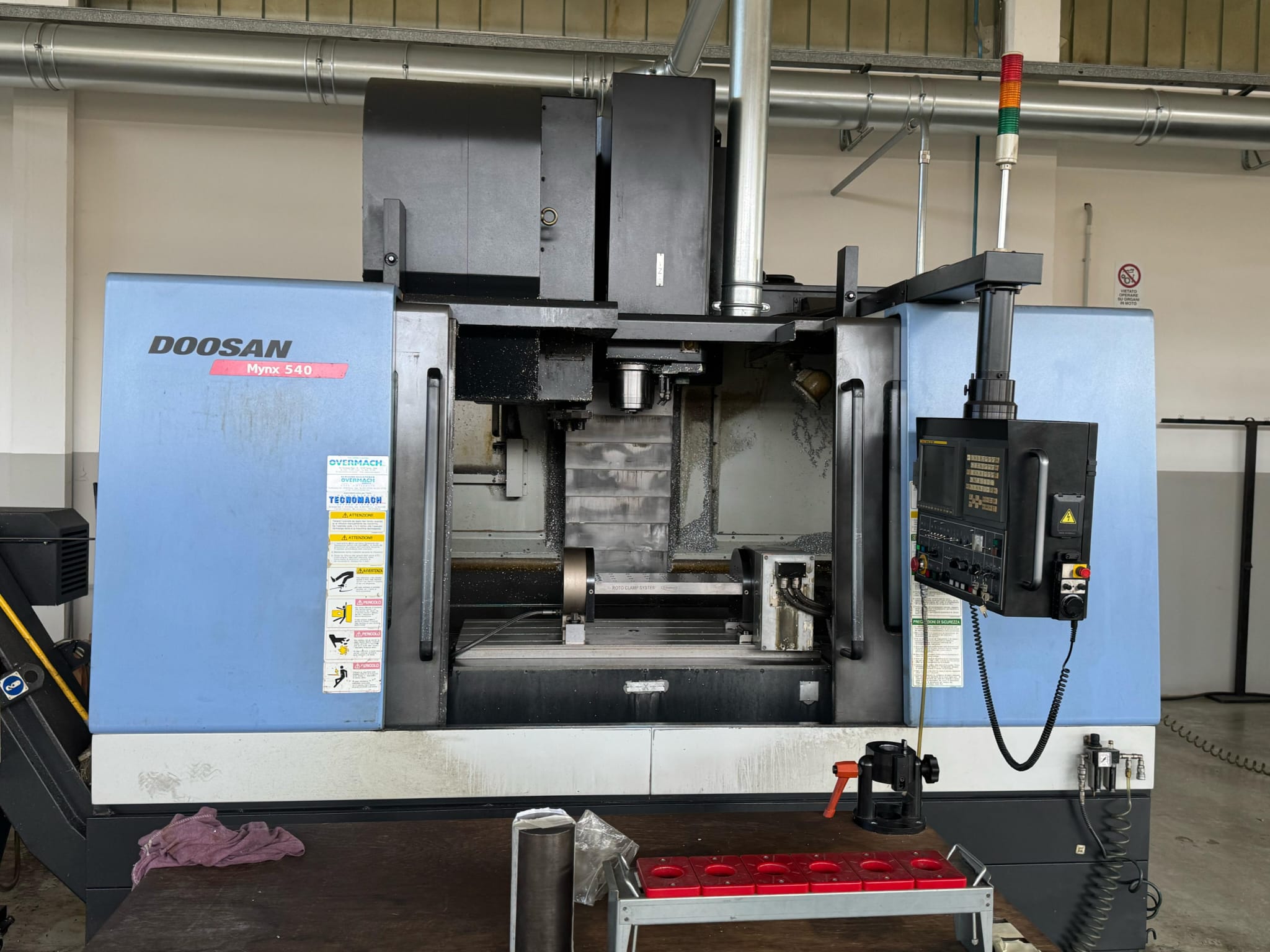 Centro di lavoro con 4° asse DOOSAN MYNX 540 in vendita - foto 1