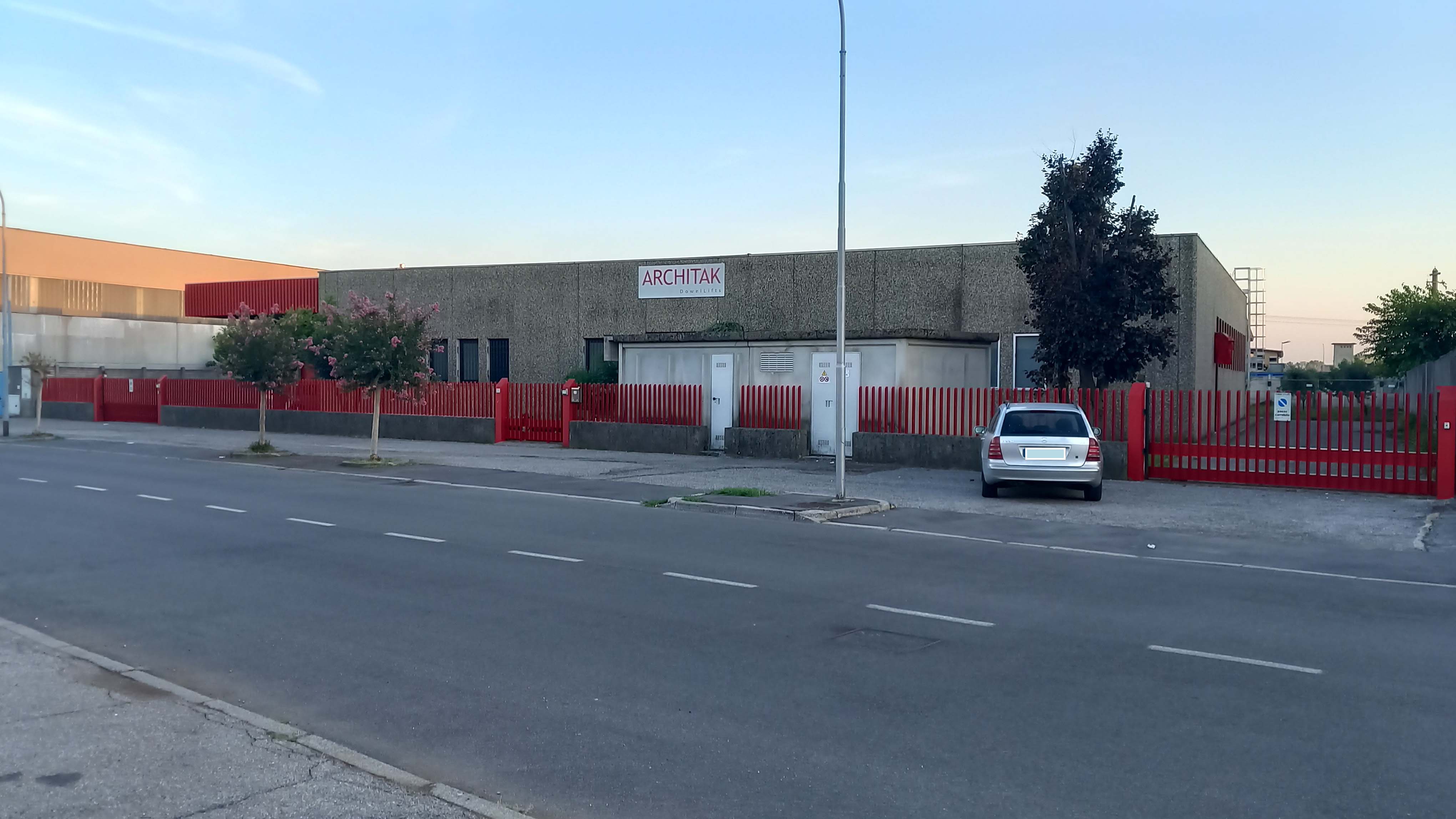 Capannoni in vendita