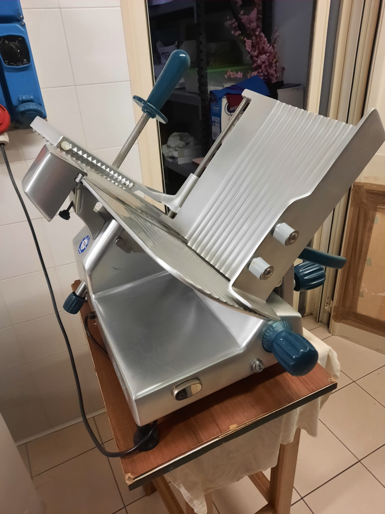 Affettatrice trifasi gravità 350g in vendita - foto 1