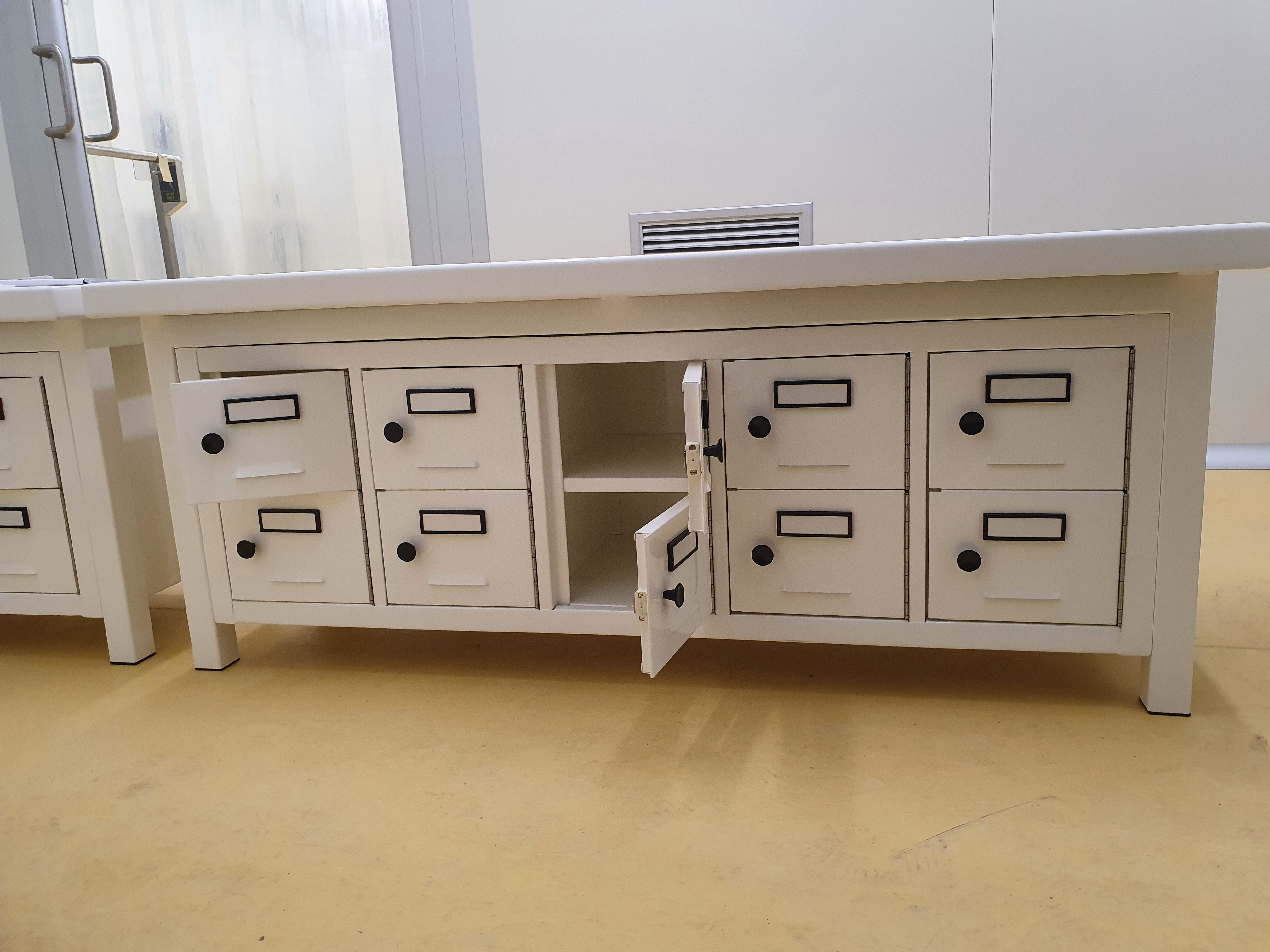 Laboratorio in vendita