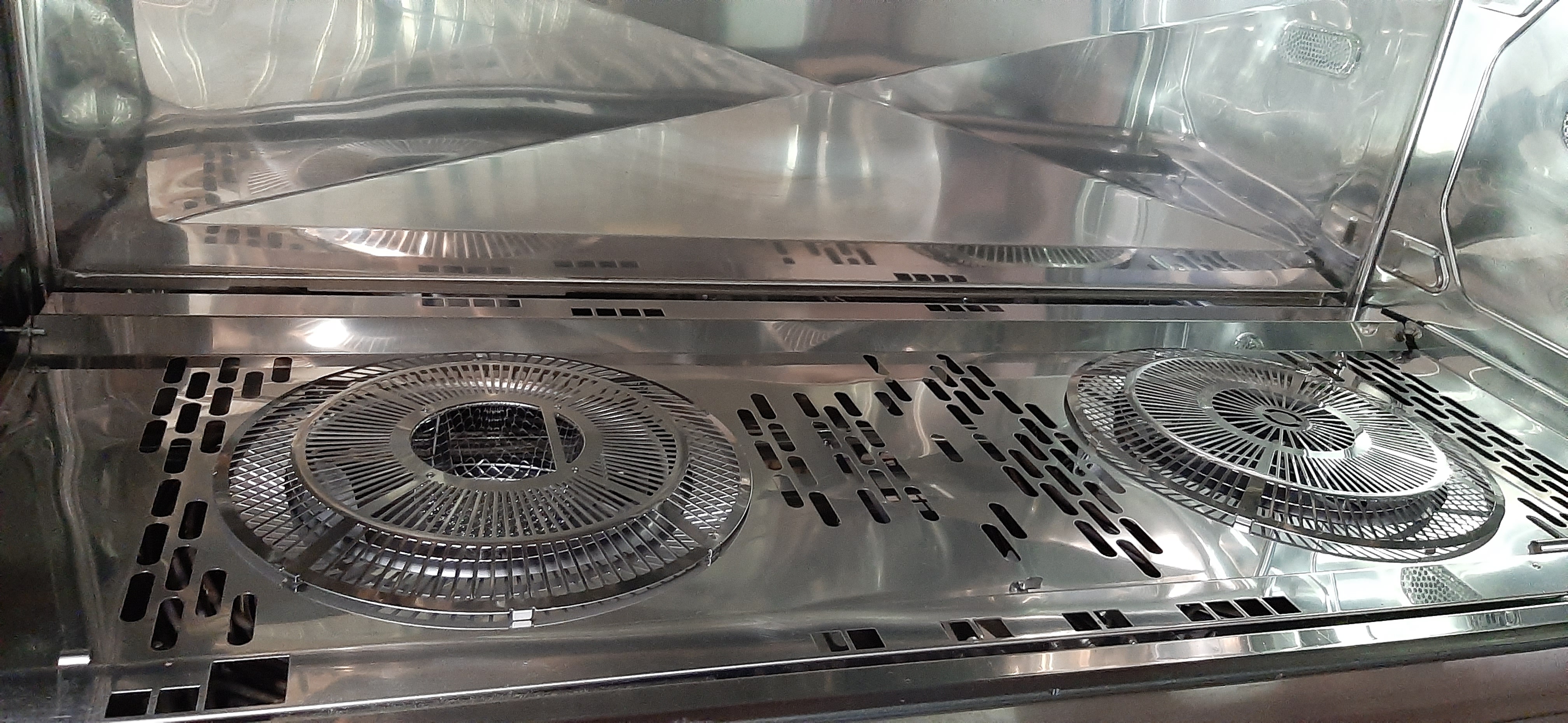 VENDO FORNO RATIONAL ELETTRICO 20 TEGLIE MOD SSC 201 in vendita - foto 3