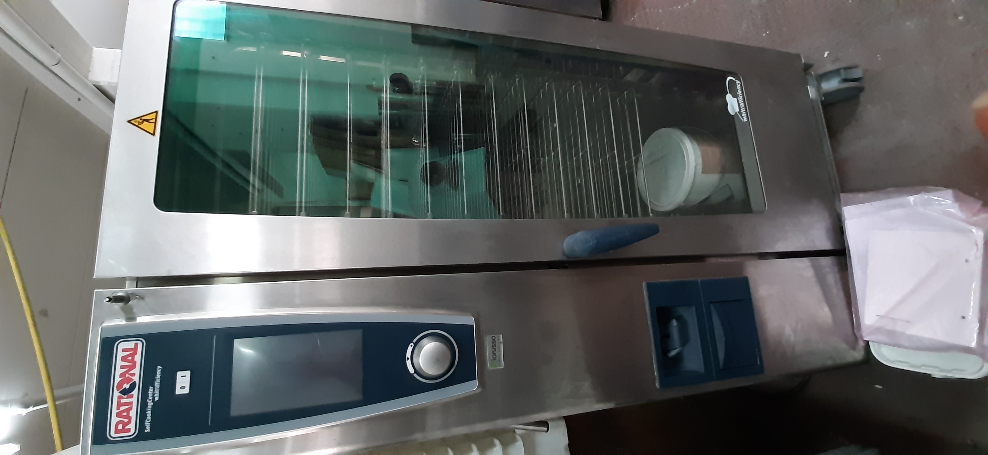 VENDO FORNO RATIONAL ELETTRICO 20 TEGLIE MOD SSC 201 in vendita - foto 2