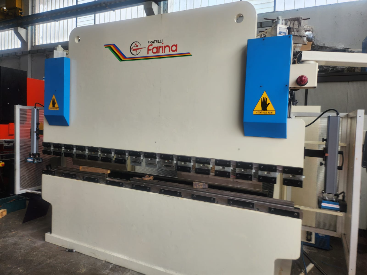 Piegatrice lamiera Farina mod PFO/PS/N 110/30 in vendita - foto 1