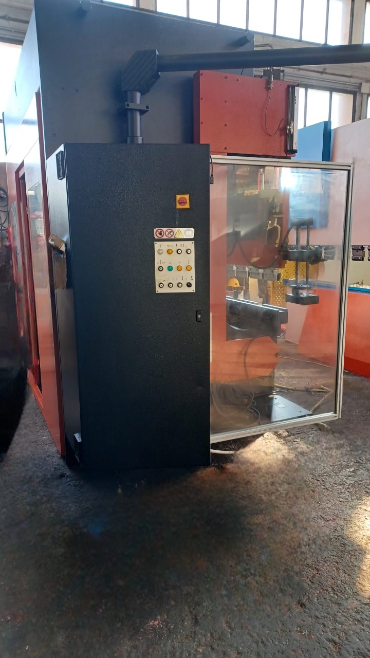 Piegatrice Lamiera SCHIAVI mod HFBs 125/3 in vendita - foto 3