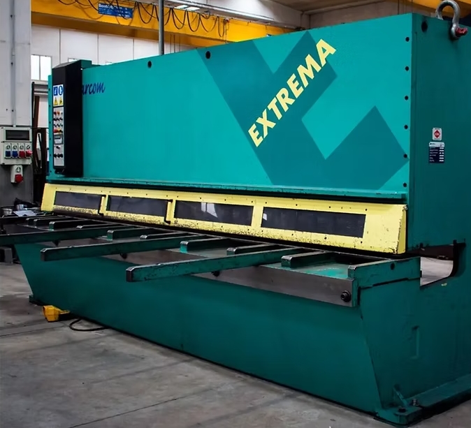 Cesoia lamiera WARCOM Mod EXTREMA 3000 x 13 mm in vendita - foto 1