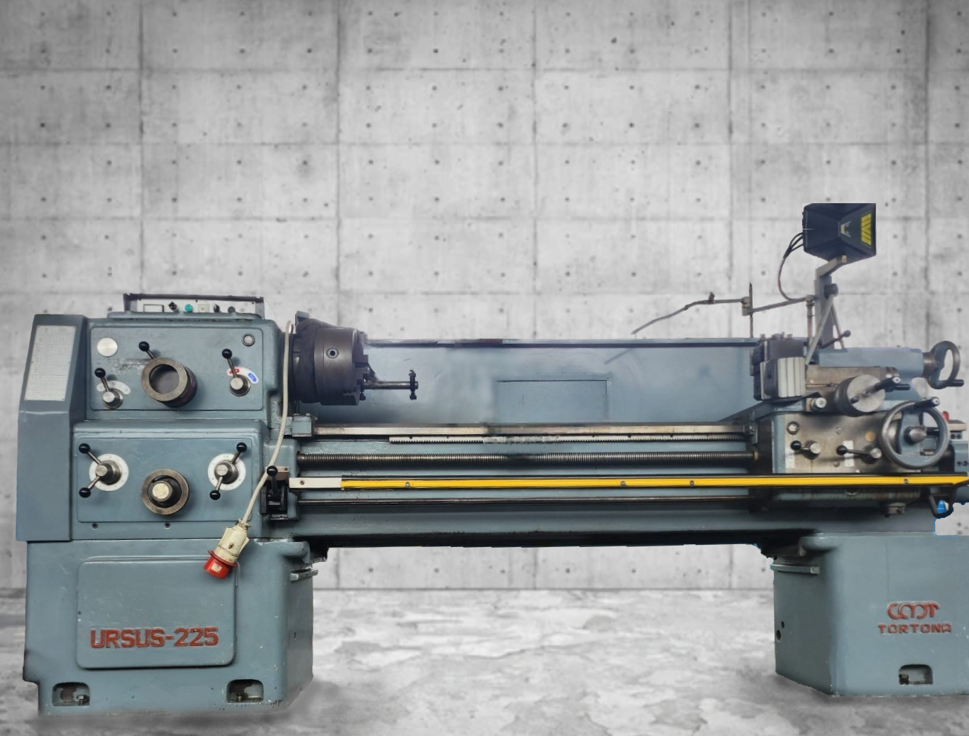 Tornio parallelo CMT Mod URSUS 225 X 1500 mm in vendita - foto 2
