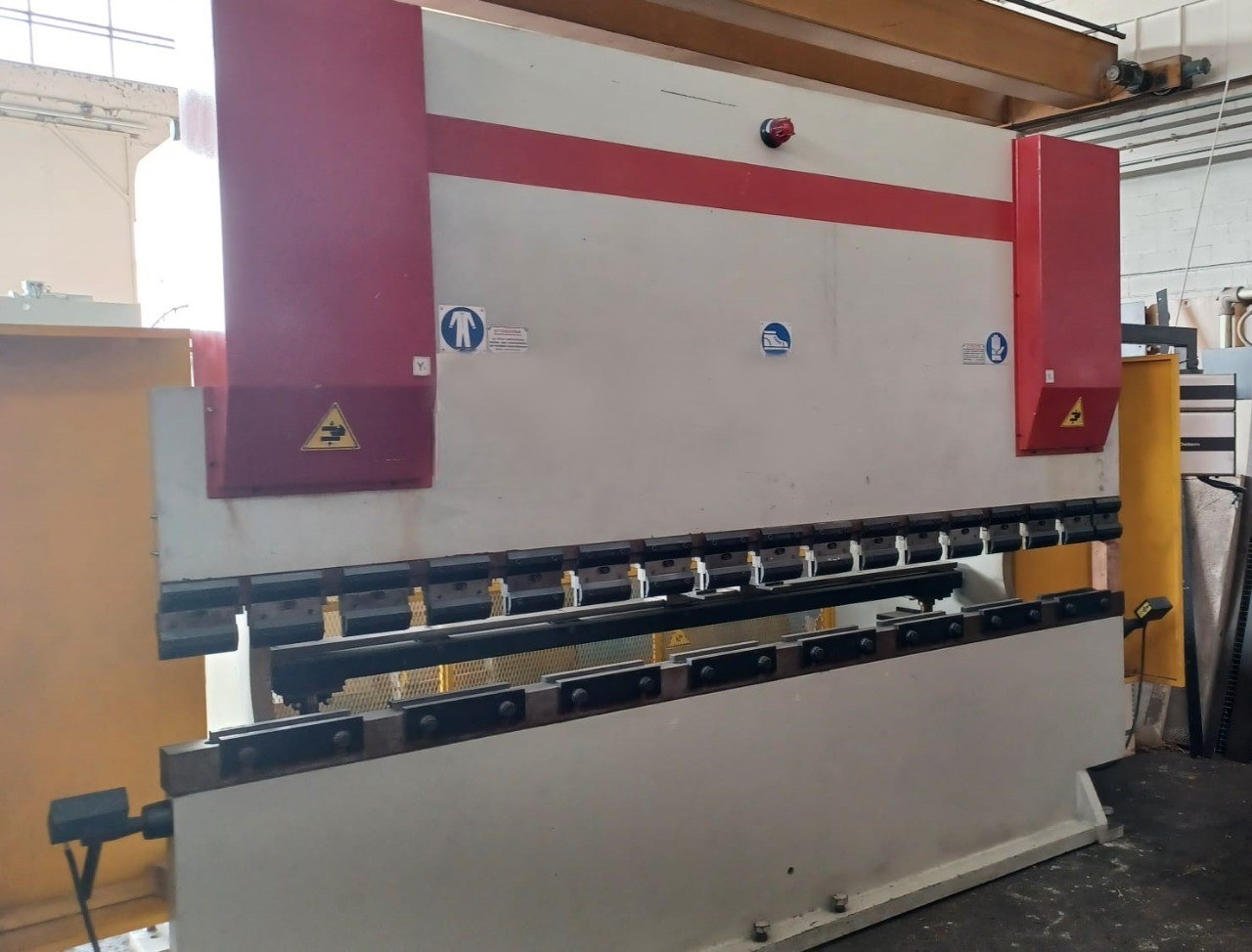 Piegatrice lamiera Imal Mod 3100 mm x 115 ton in vendita - foto 4
