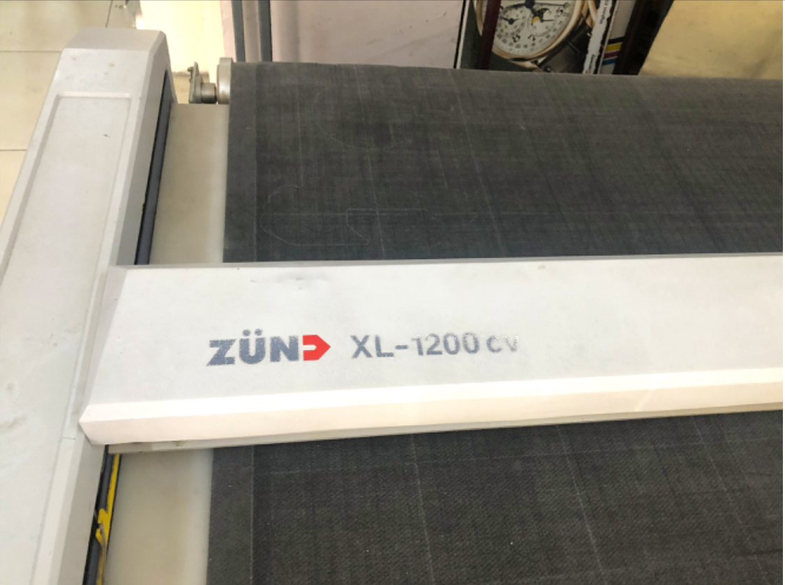 Zund XL1200 conveyor  in vendita - foto 1