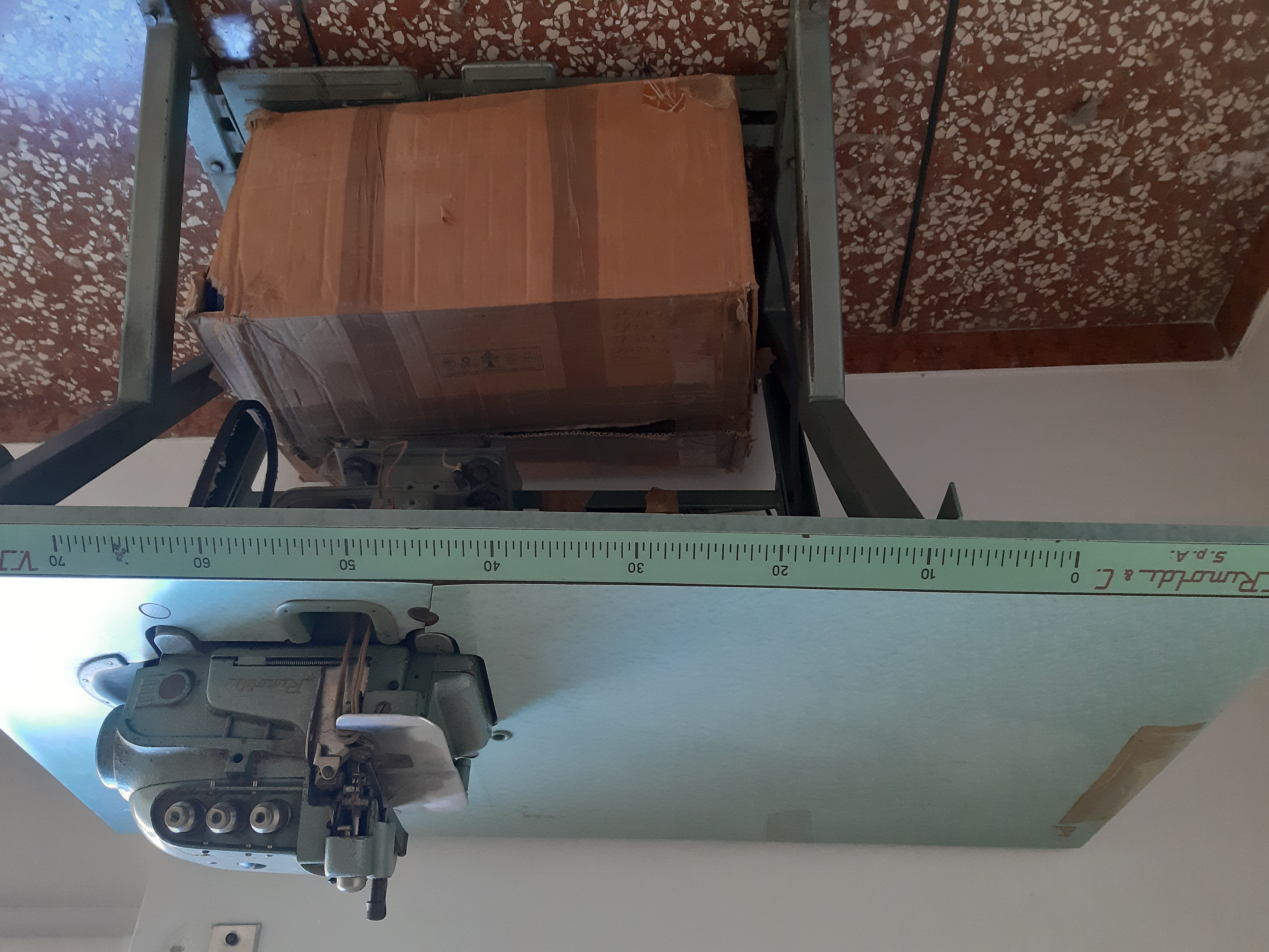 Macchine per cucire in vendita