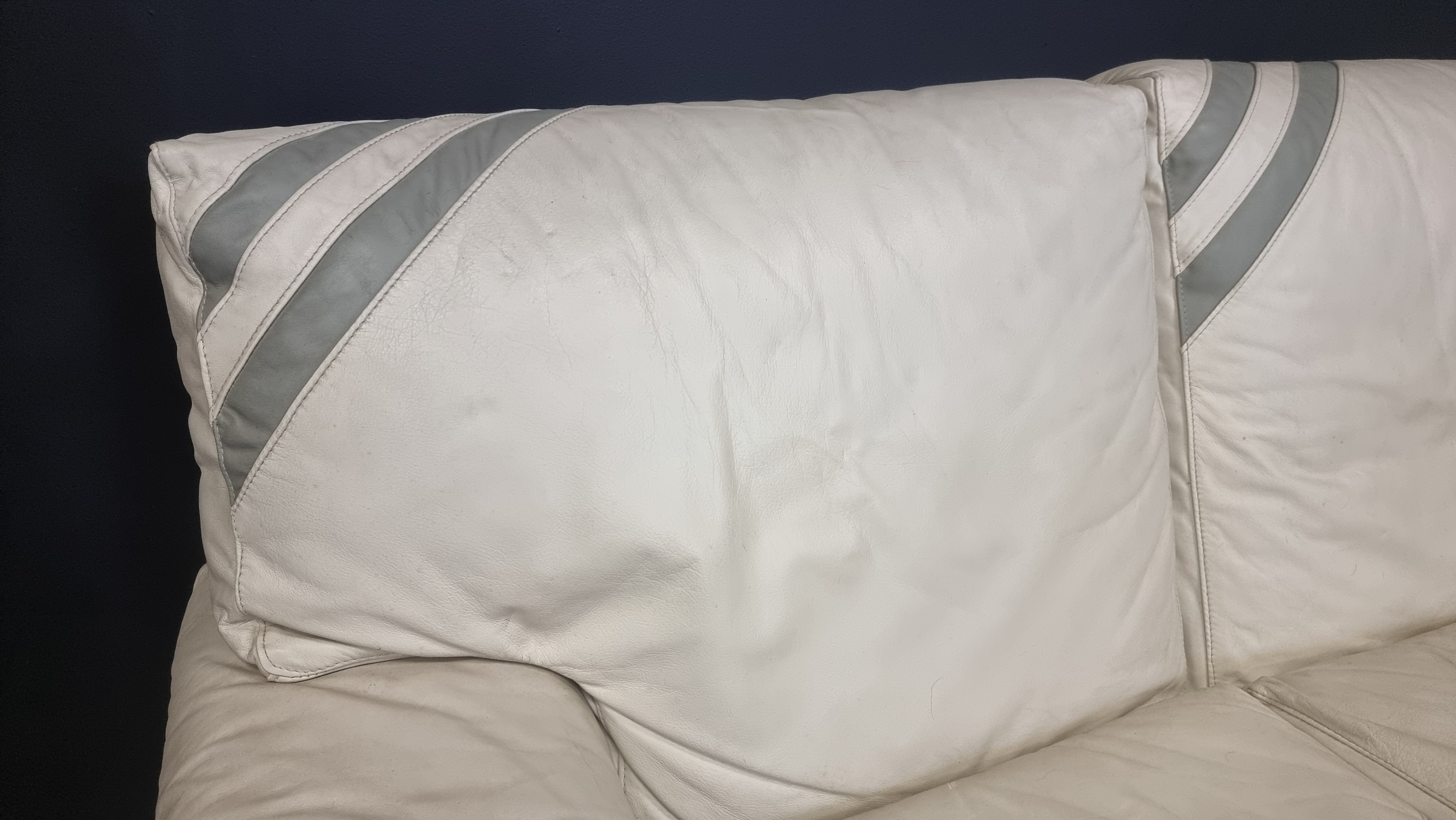 Coppia divani 2 posti in pelle bianca in vendita - foto 5