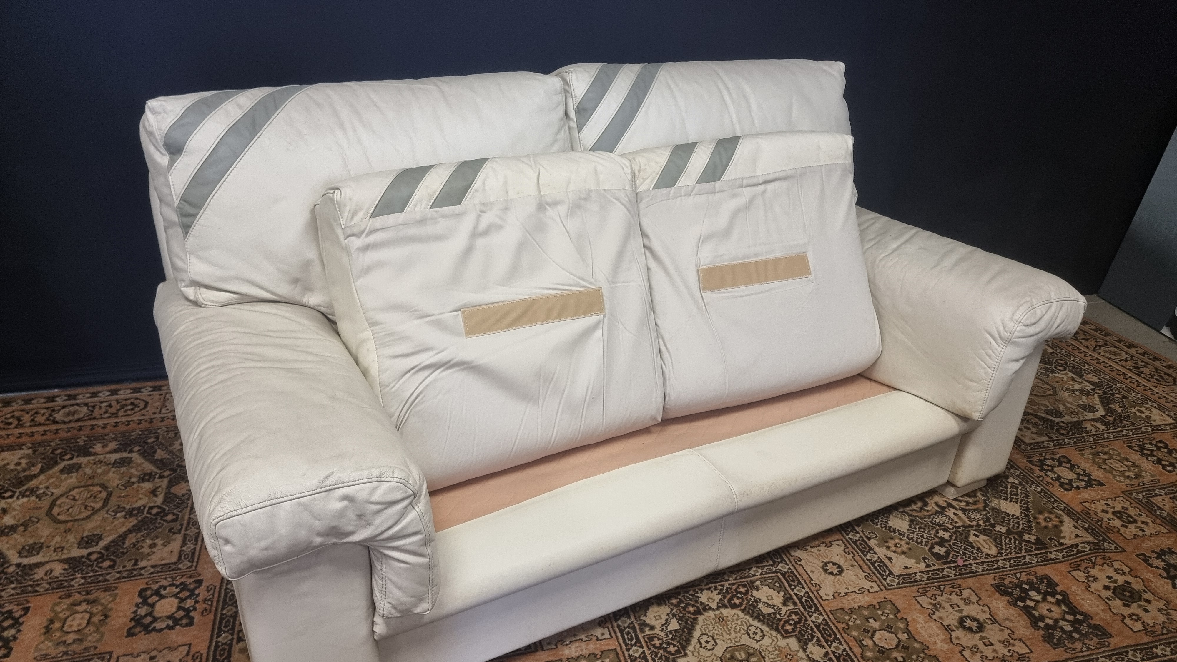 Coppia divani 2 posti in pelle bianca in vendita - foto 6