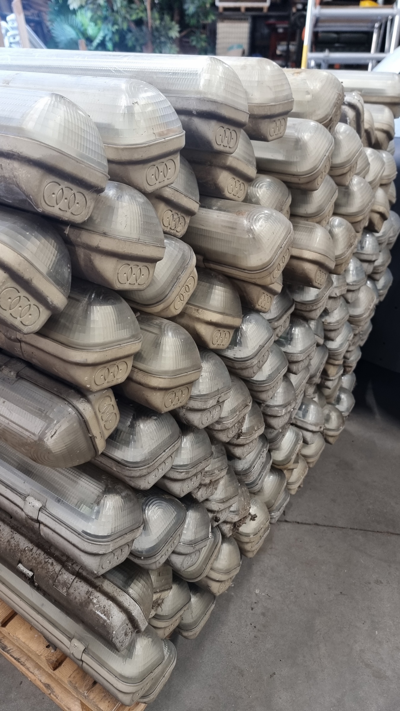 n° 300 lampade neon 120 cm 36 W di potenza in vendita - foto 2