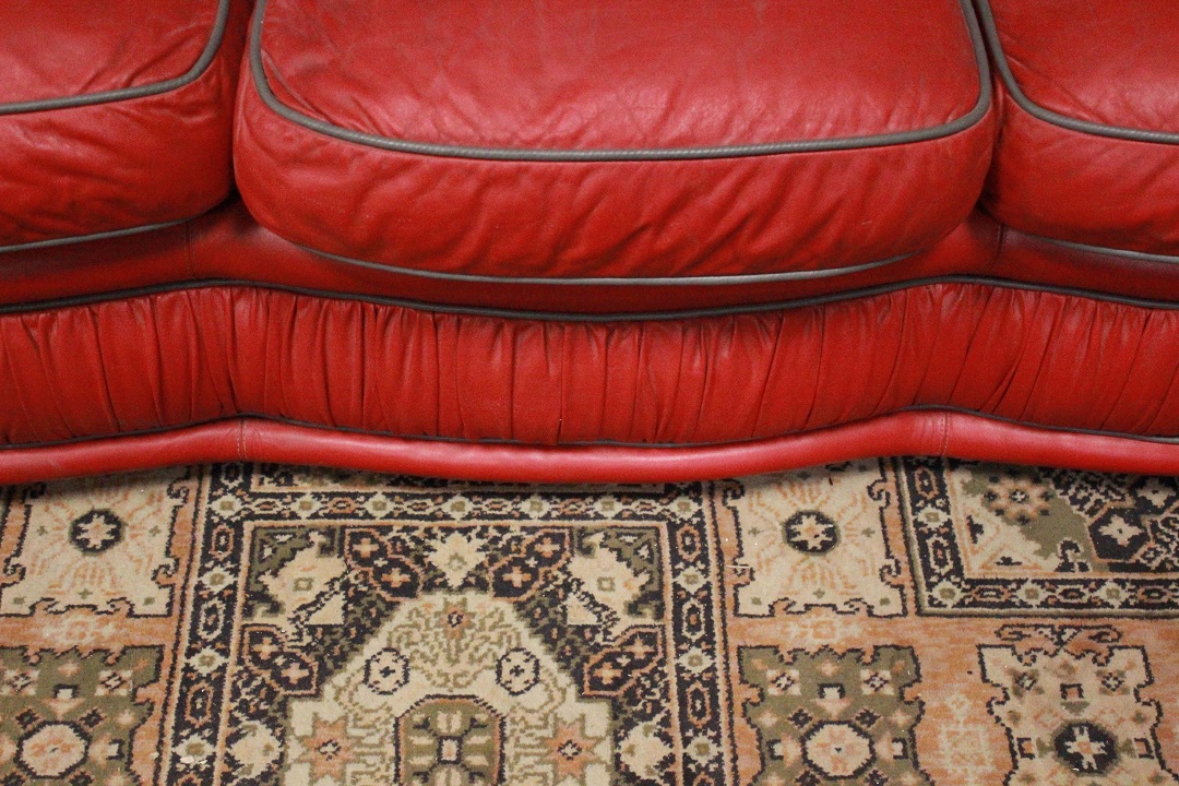 Divano Chesterfield 3 posti club in pelle rosso in vendita - foto 9