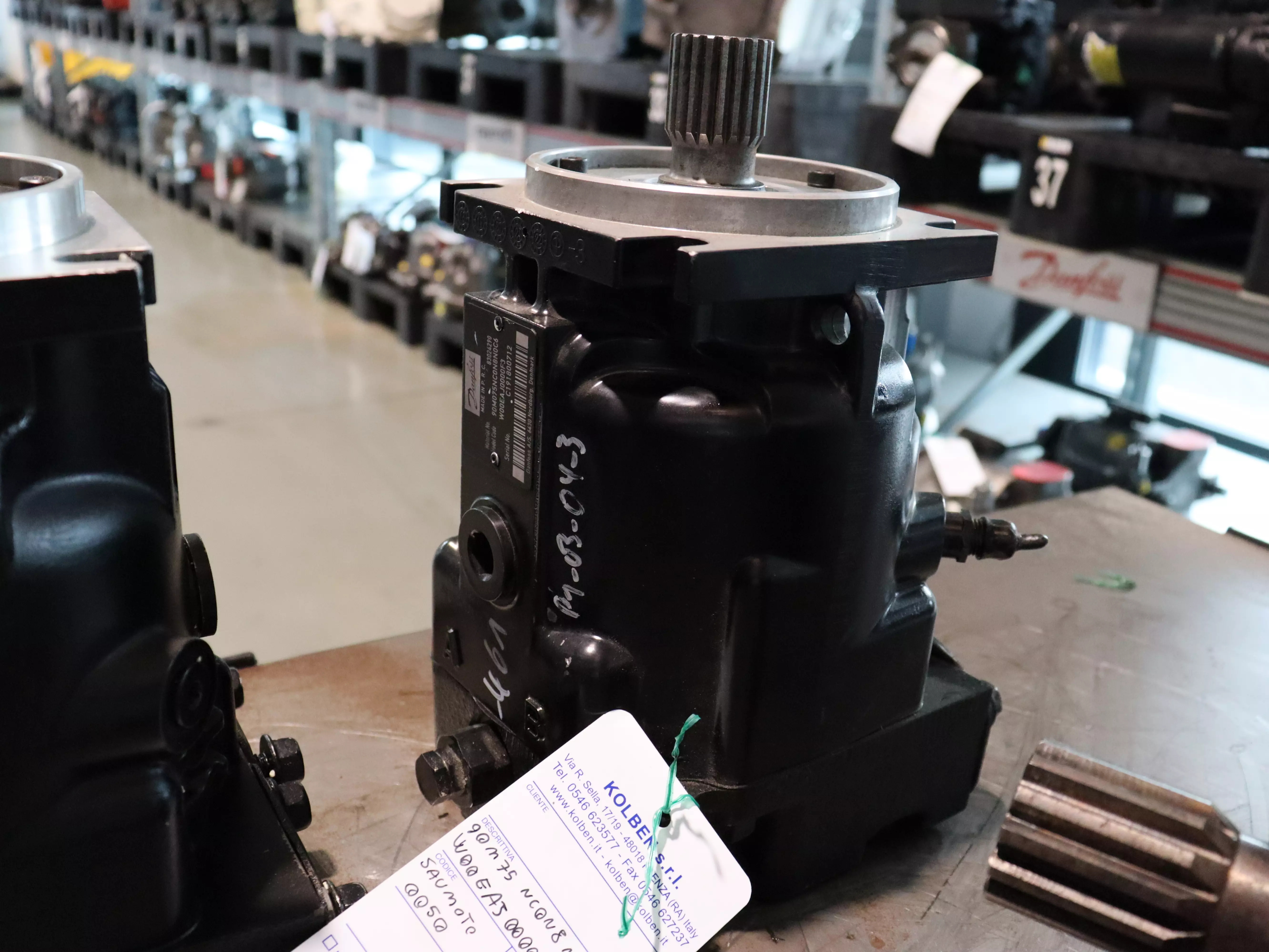 Motore Danfoss 90M075NC0N8N0C6W00EAJ0000F3 in vendita - foto 1