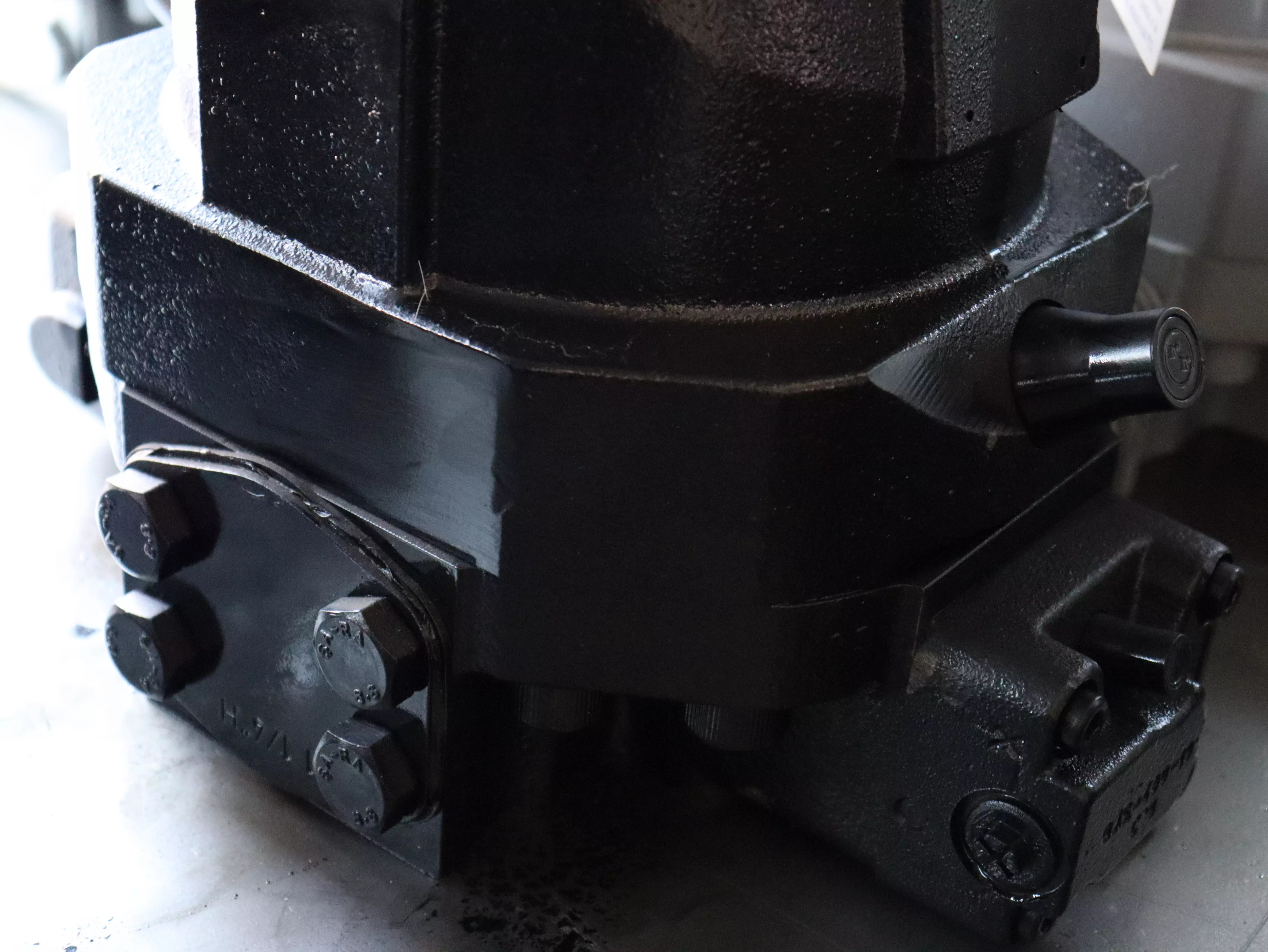 Motore oleodinamico Rexroth A6VM160HD1/63W-VZB020B in vendita - foto 2