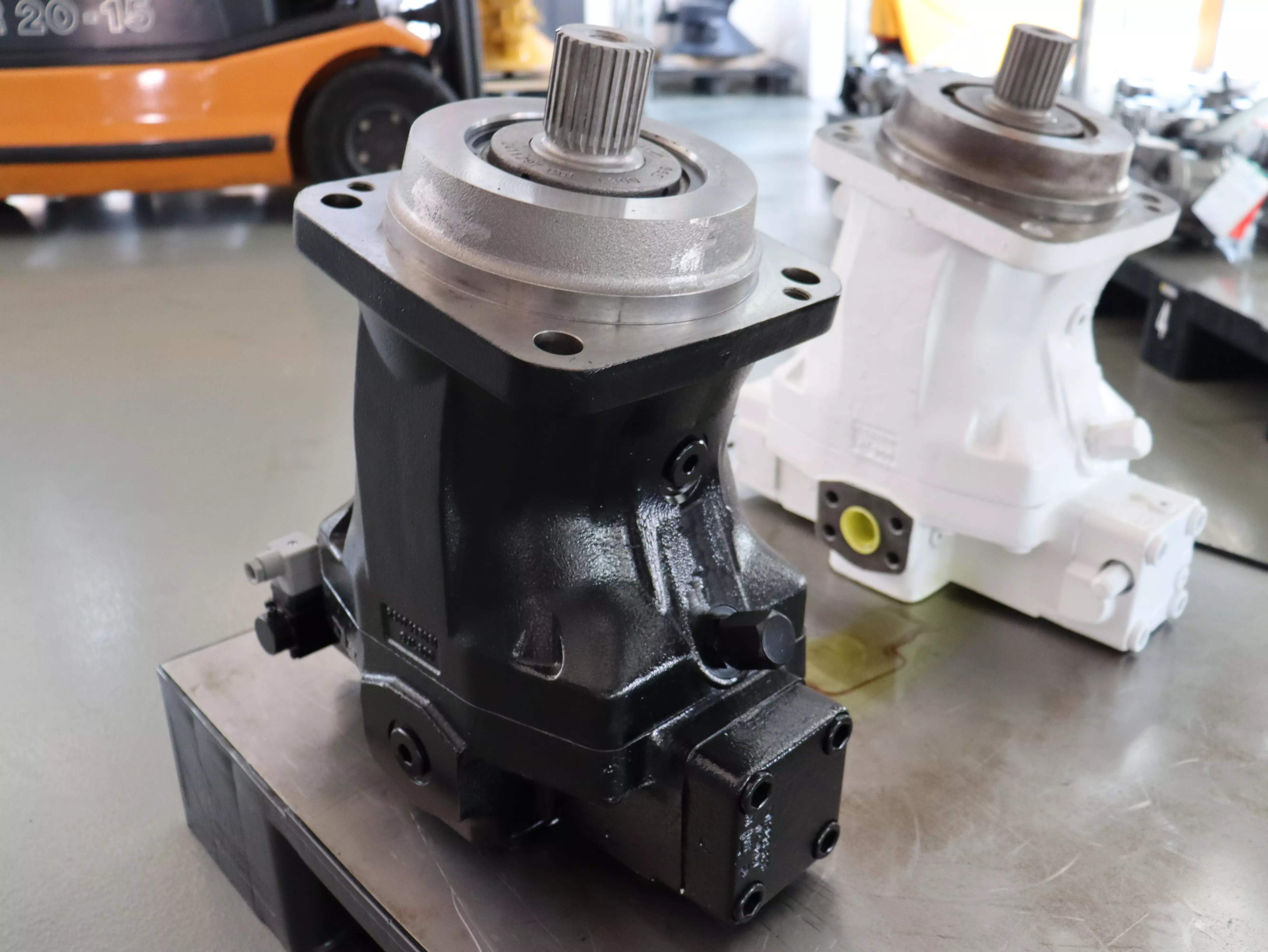 Motore Rexroth A6VM250EP2/63W1-VZB010B in vendita - foto 1