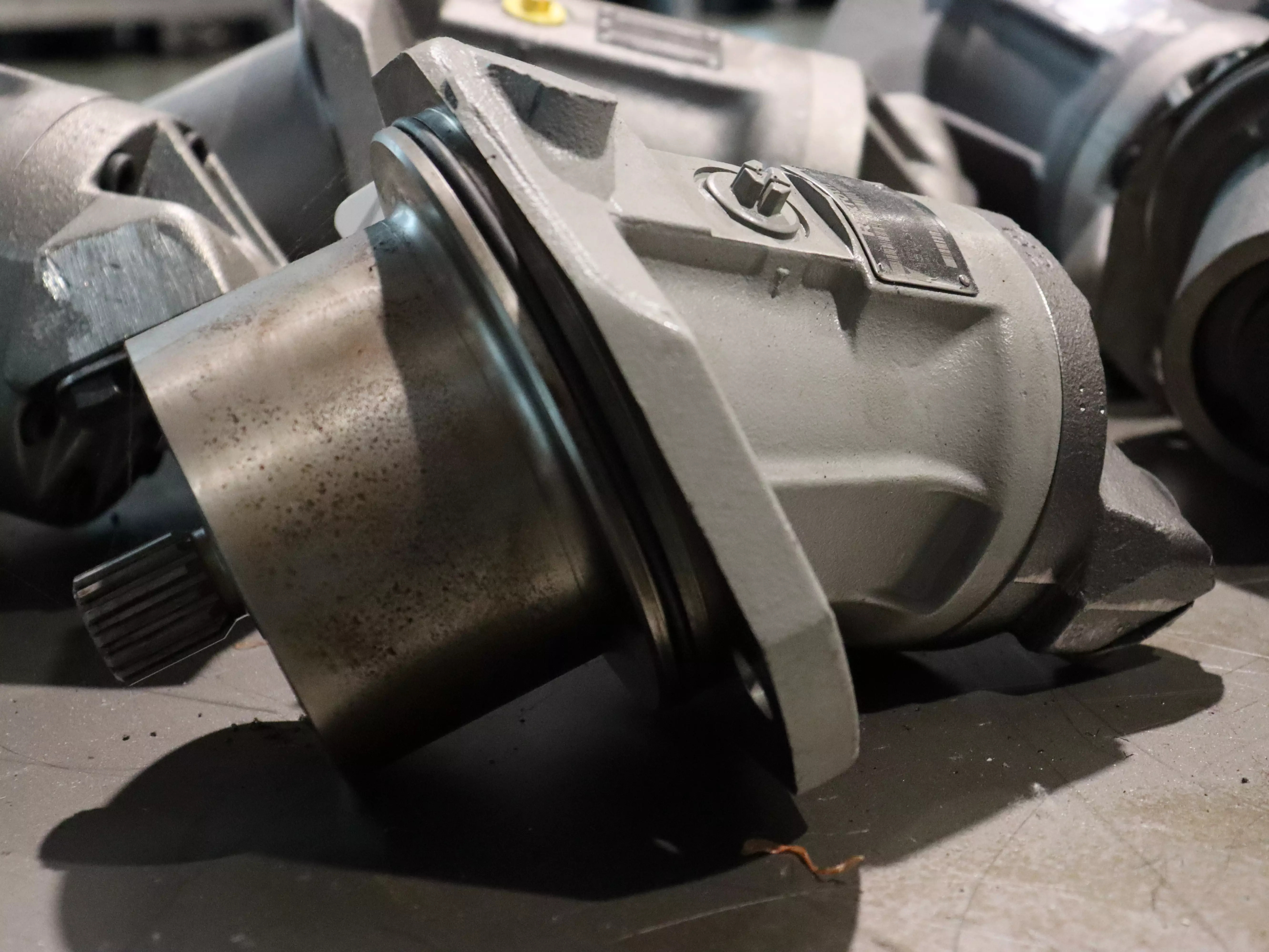 Motore oleodinamico Rexroth A2FE63/61W-VZL100 in vendita - foto 1