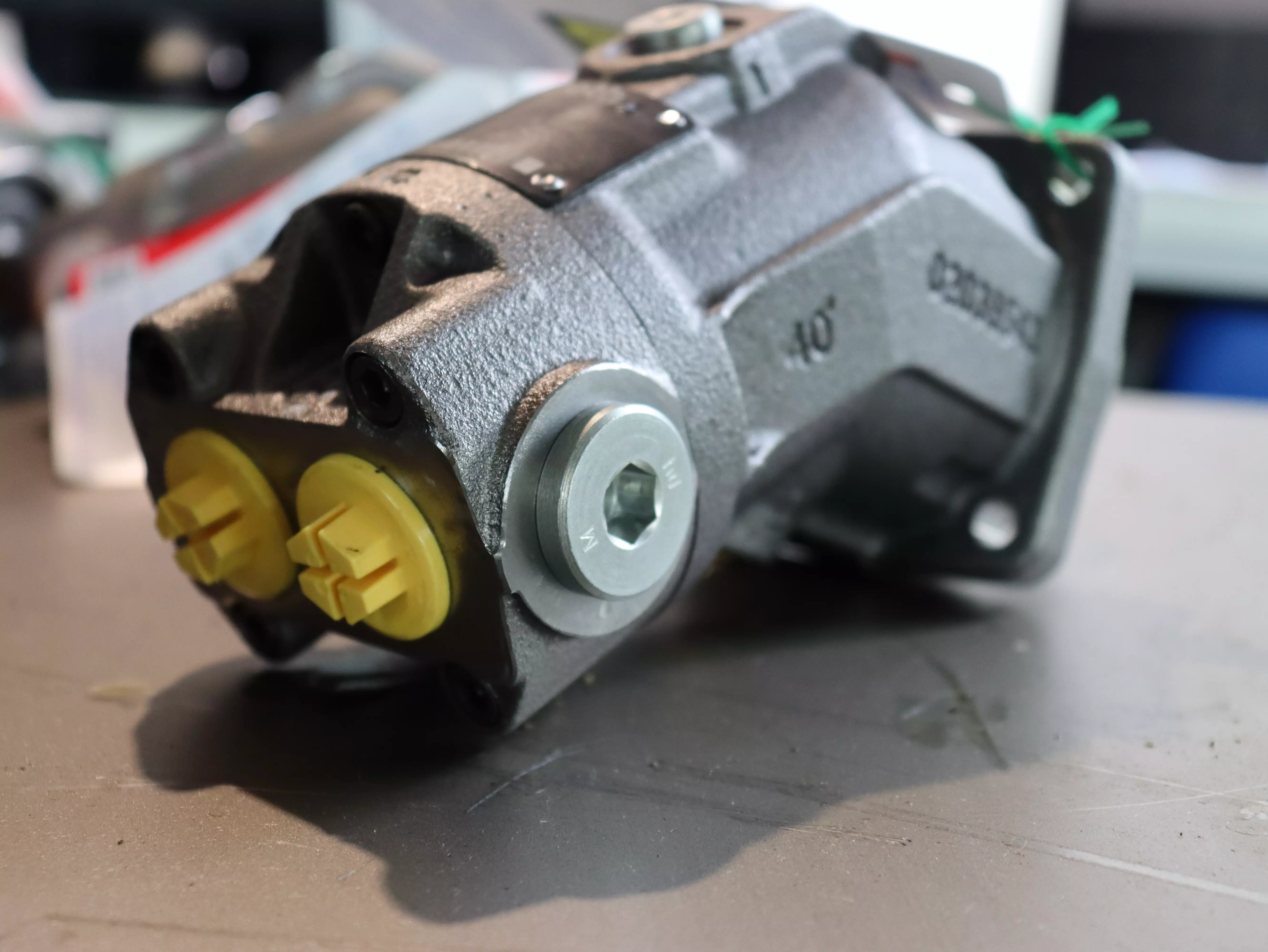 Motore oleodinamico Rexroth A2FM16/61W-VBB040 in vendita - foto 2