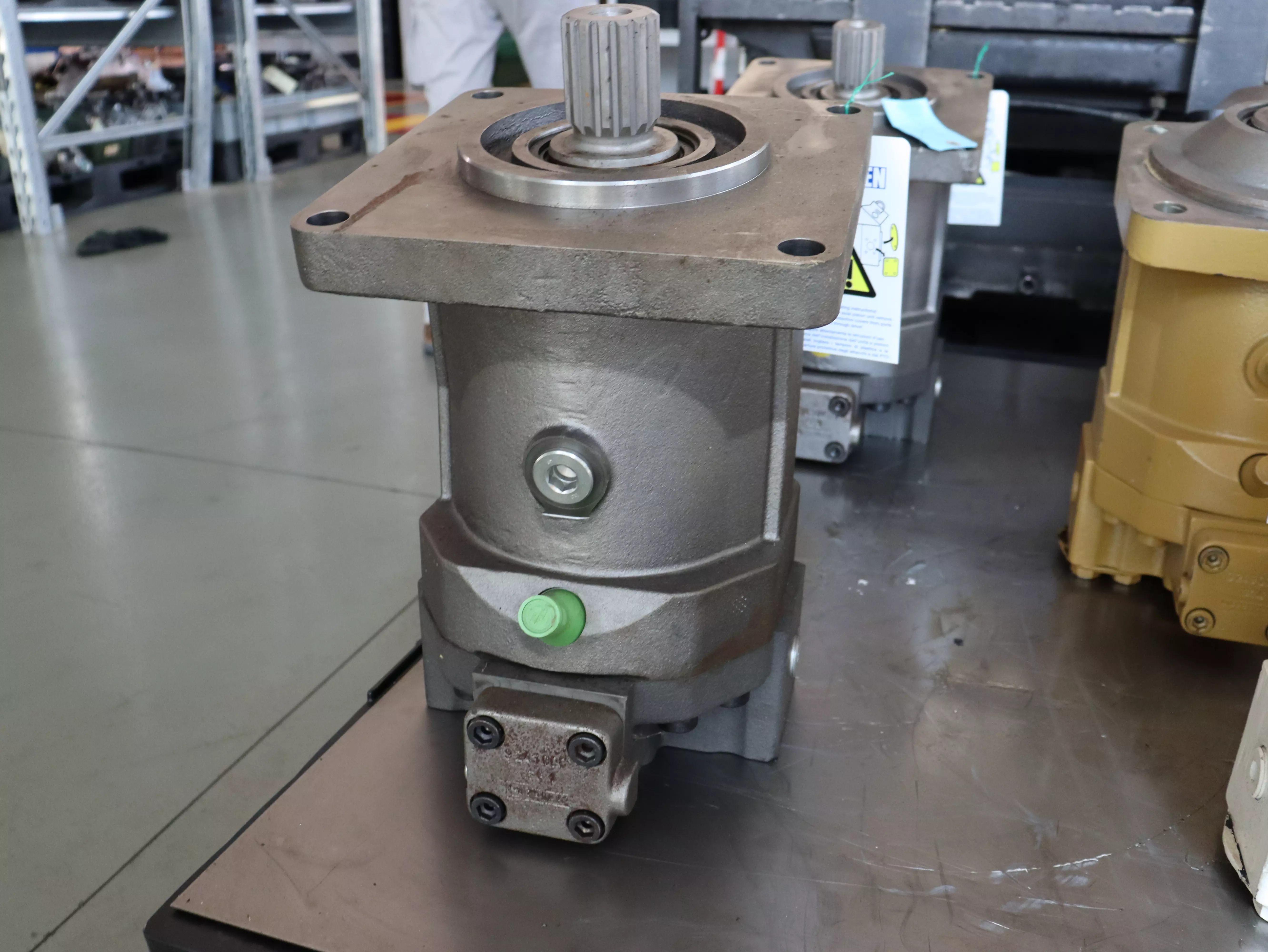 Motore Rexroth AA6VM200HD1/63W-VSD510B in vendita - foto 1