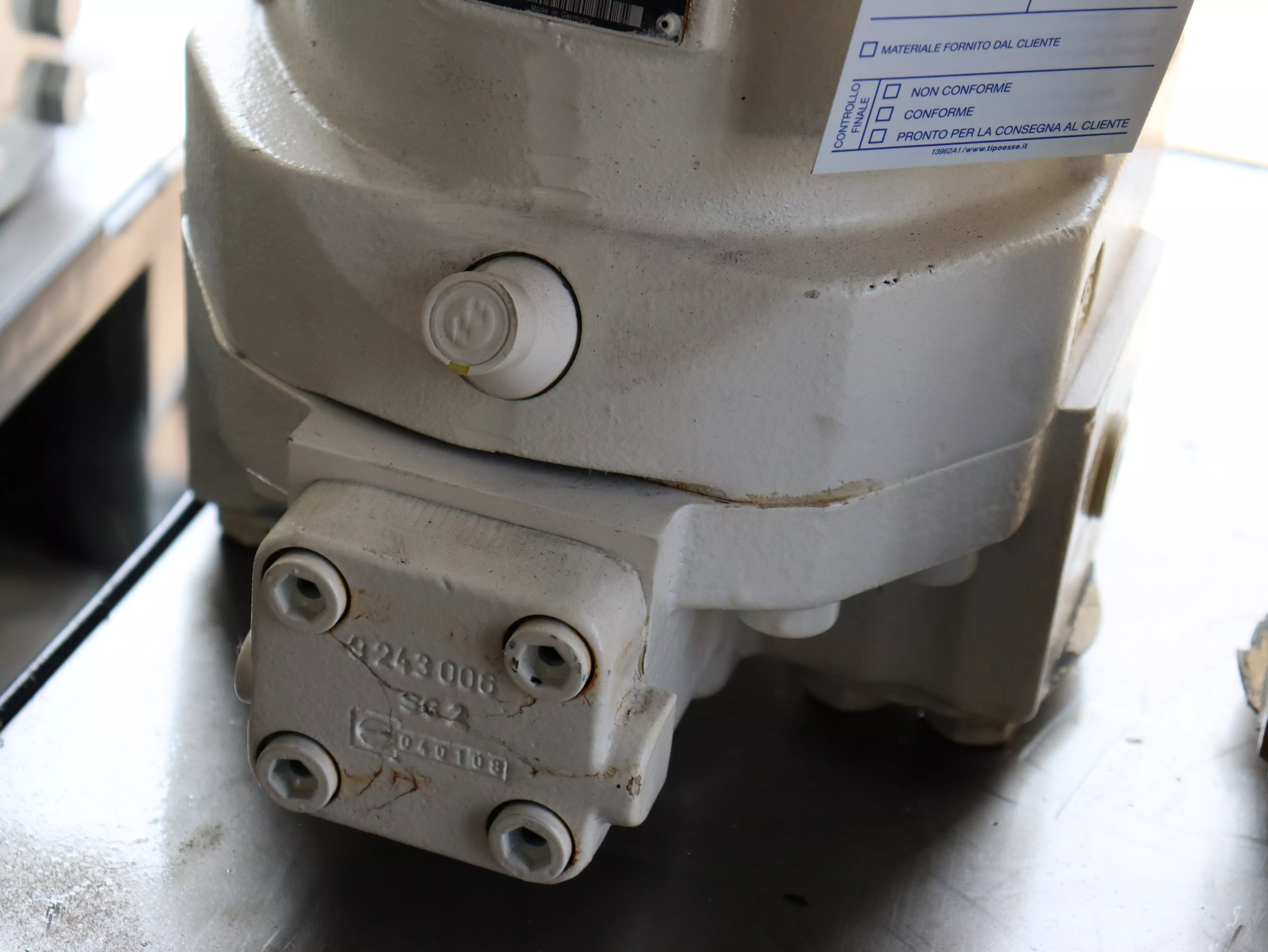 Motore oleodinamico Rexroth A6VM200HA1T/63W-VAB010A in vendita - foto 3